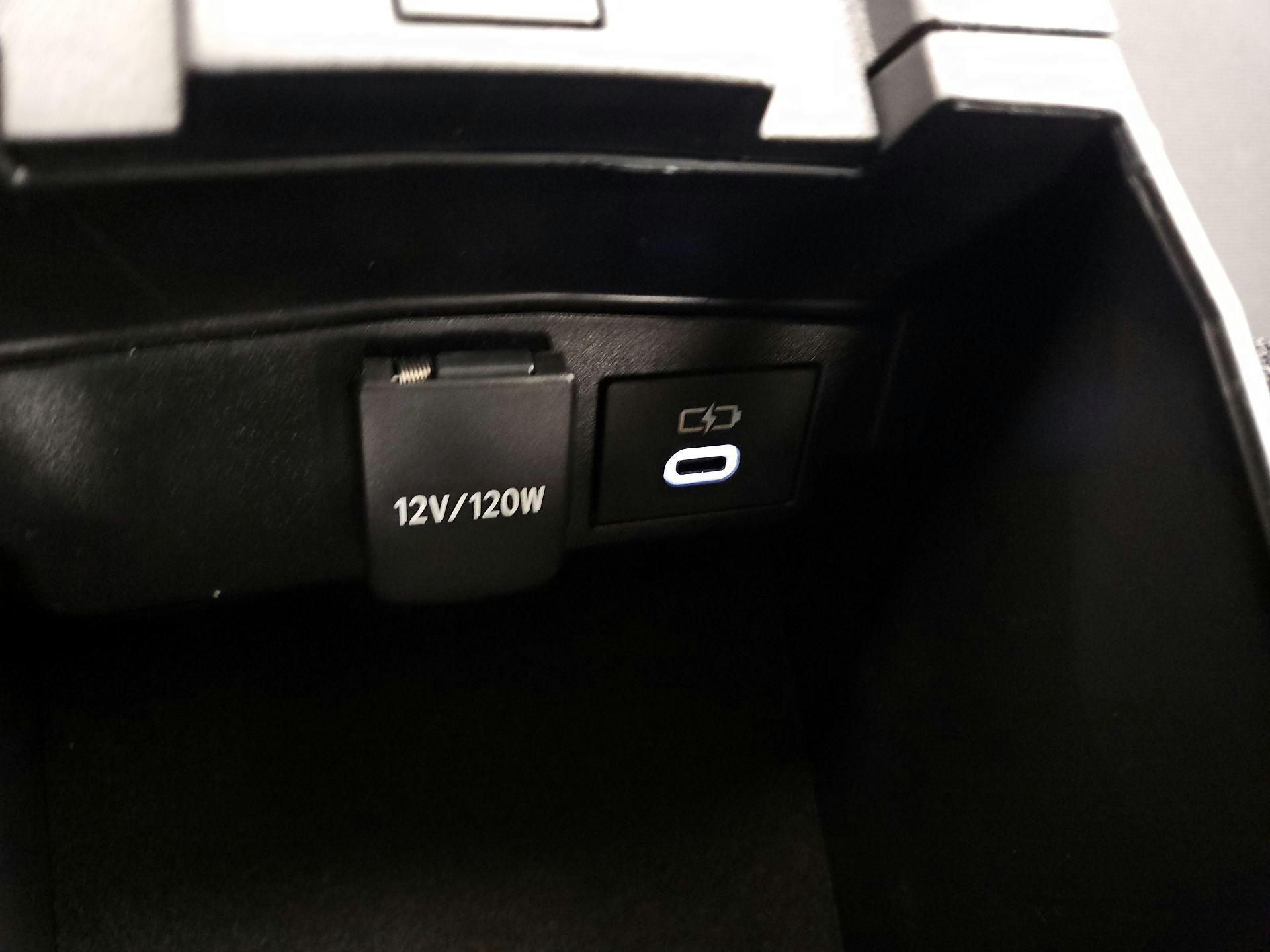 Thumbnail: 2025 Toyota Corolla - 18