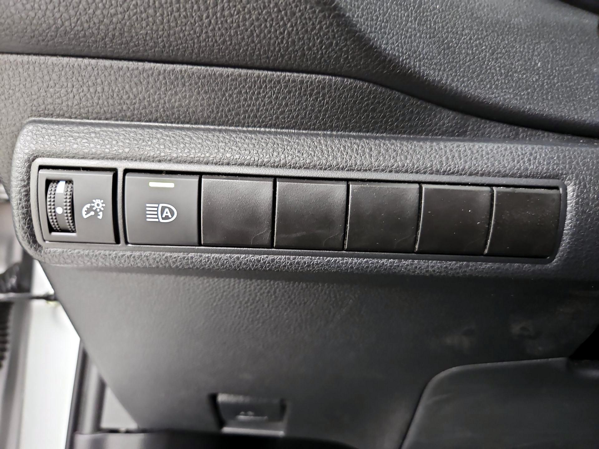 Thumbnail: 2025 Toyota Corolla - 13