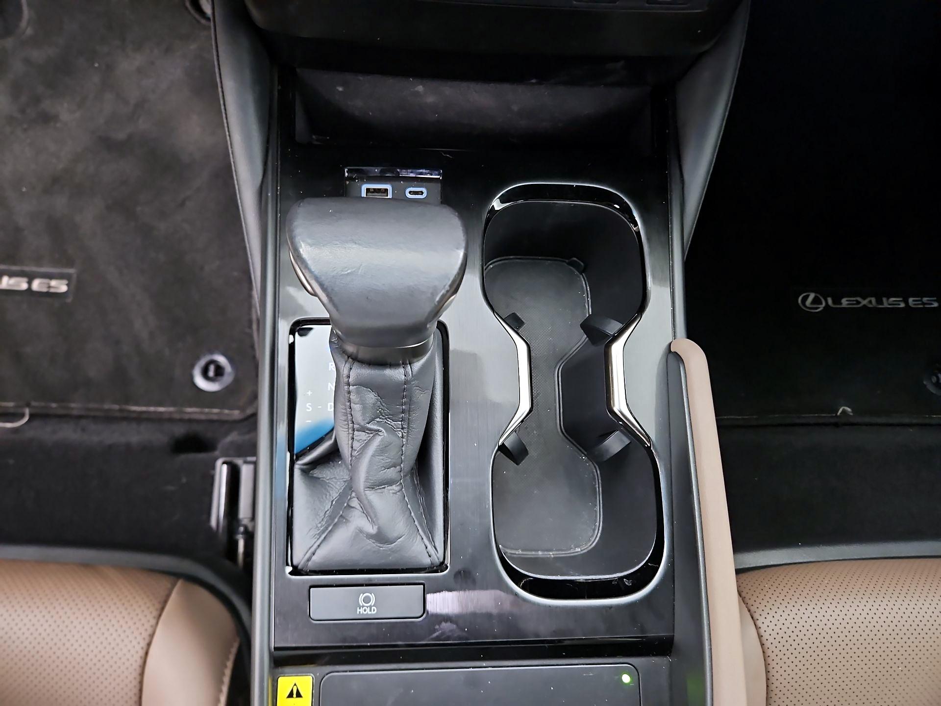 Thumbnail: 2023 Lexus ES - 16