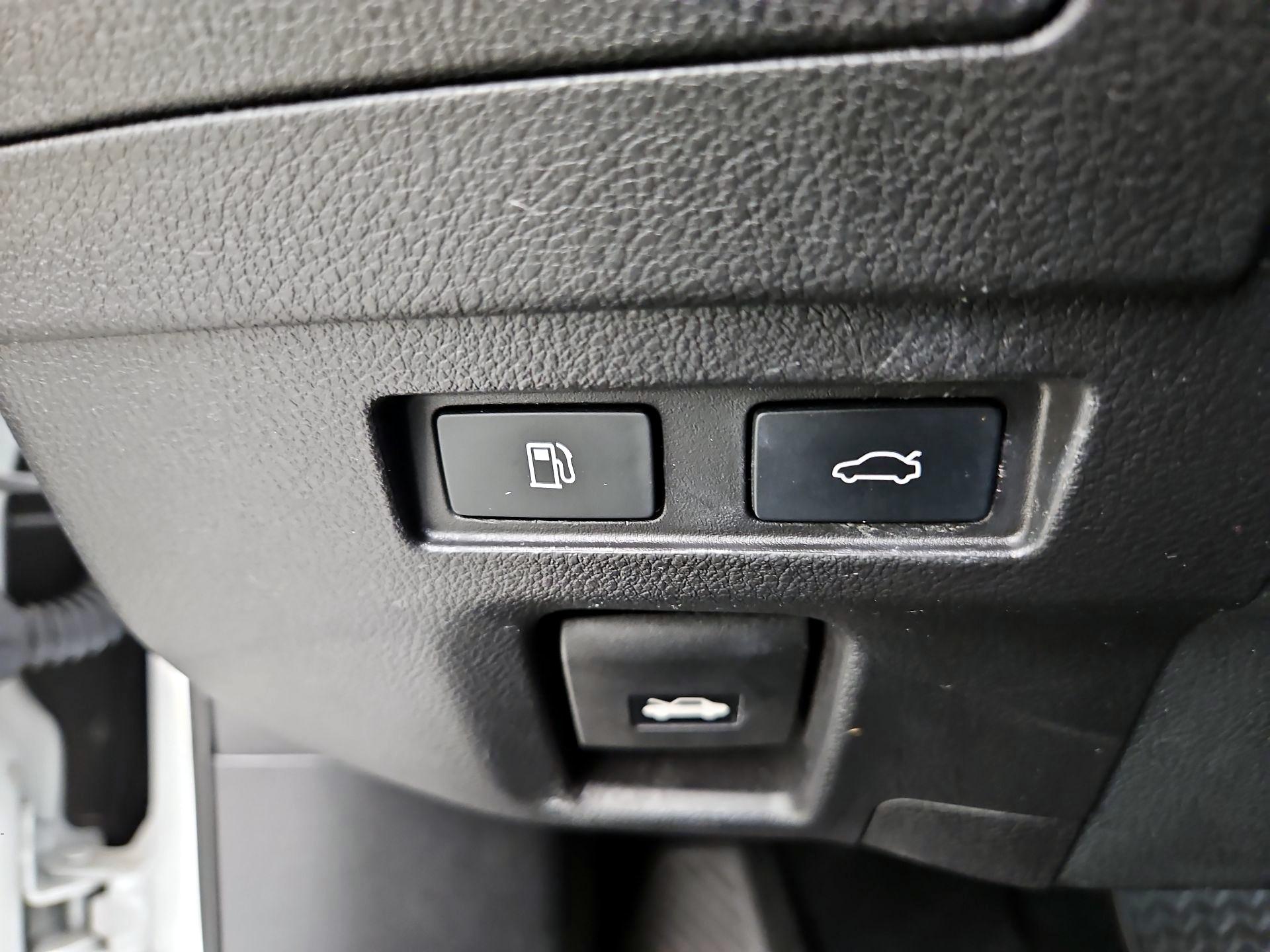 Thumbnail: 2022 Lexus ES - 13