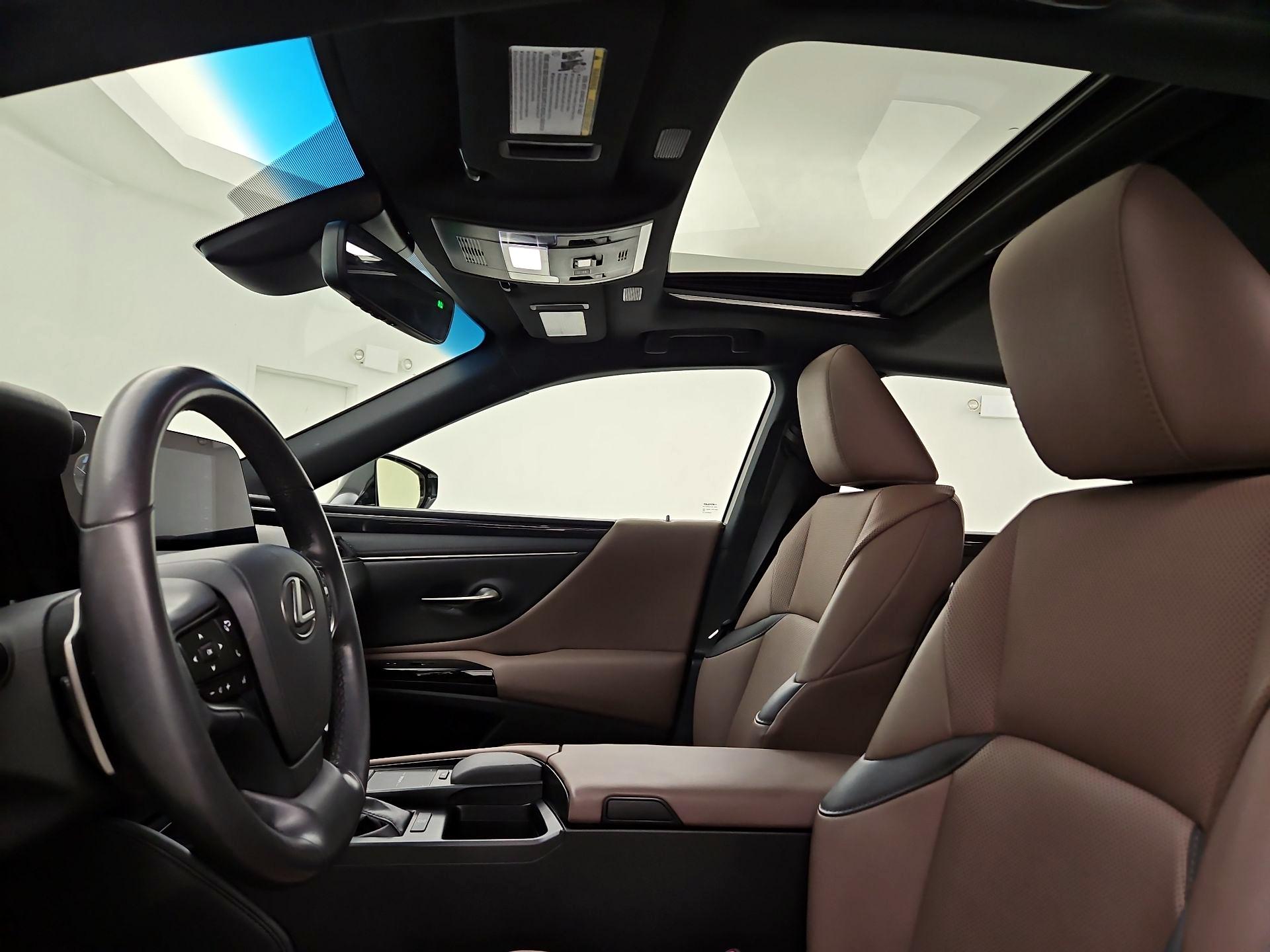 Thumbnail: 2022 Lexus ES - 18