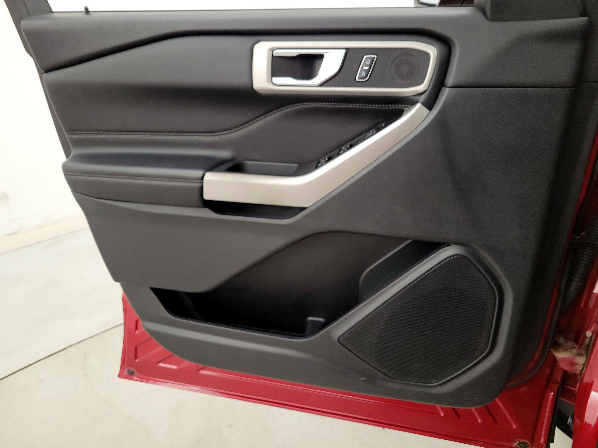 Thumbnail: 2020 Ford Explorer - 12