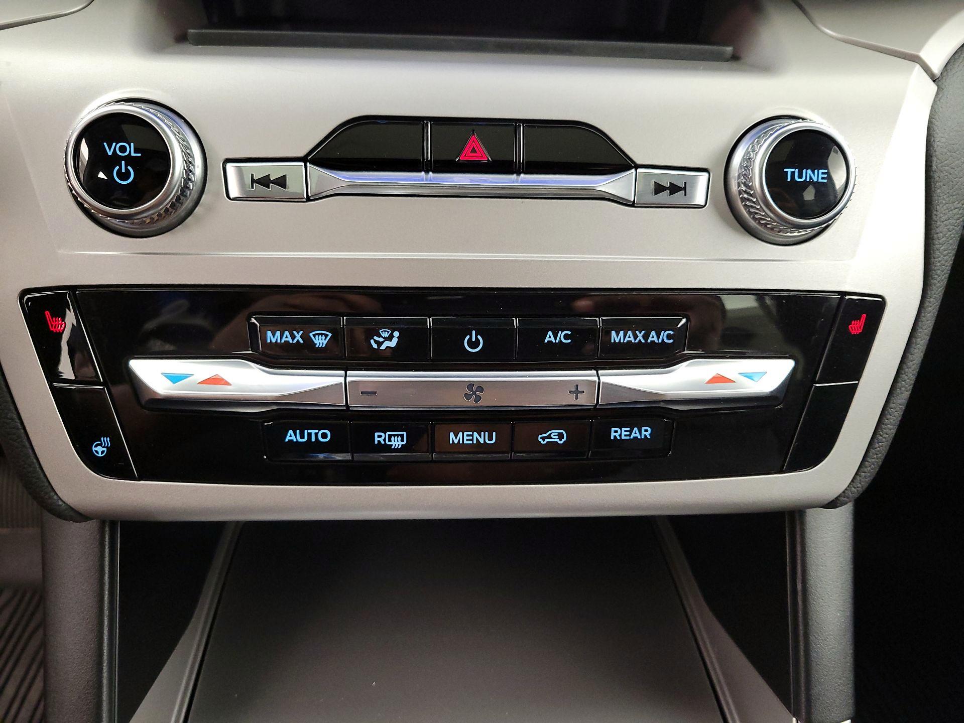 Thumbnail: 2020 Ford Explorer - 17