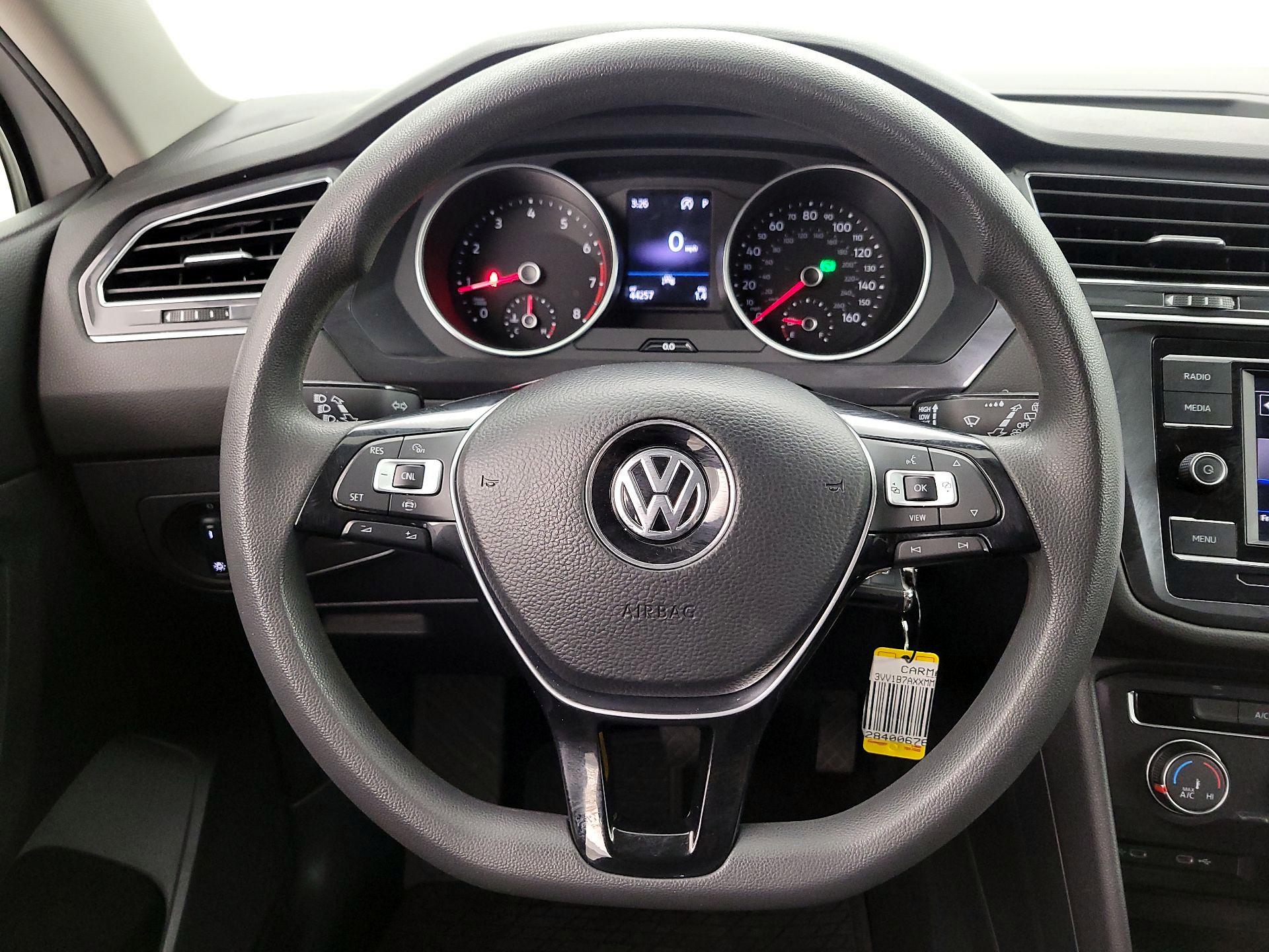 Thumbnail: 2021 Volkswagen Tiguan - 10