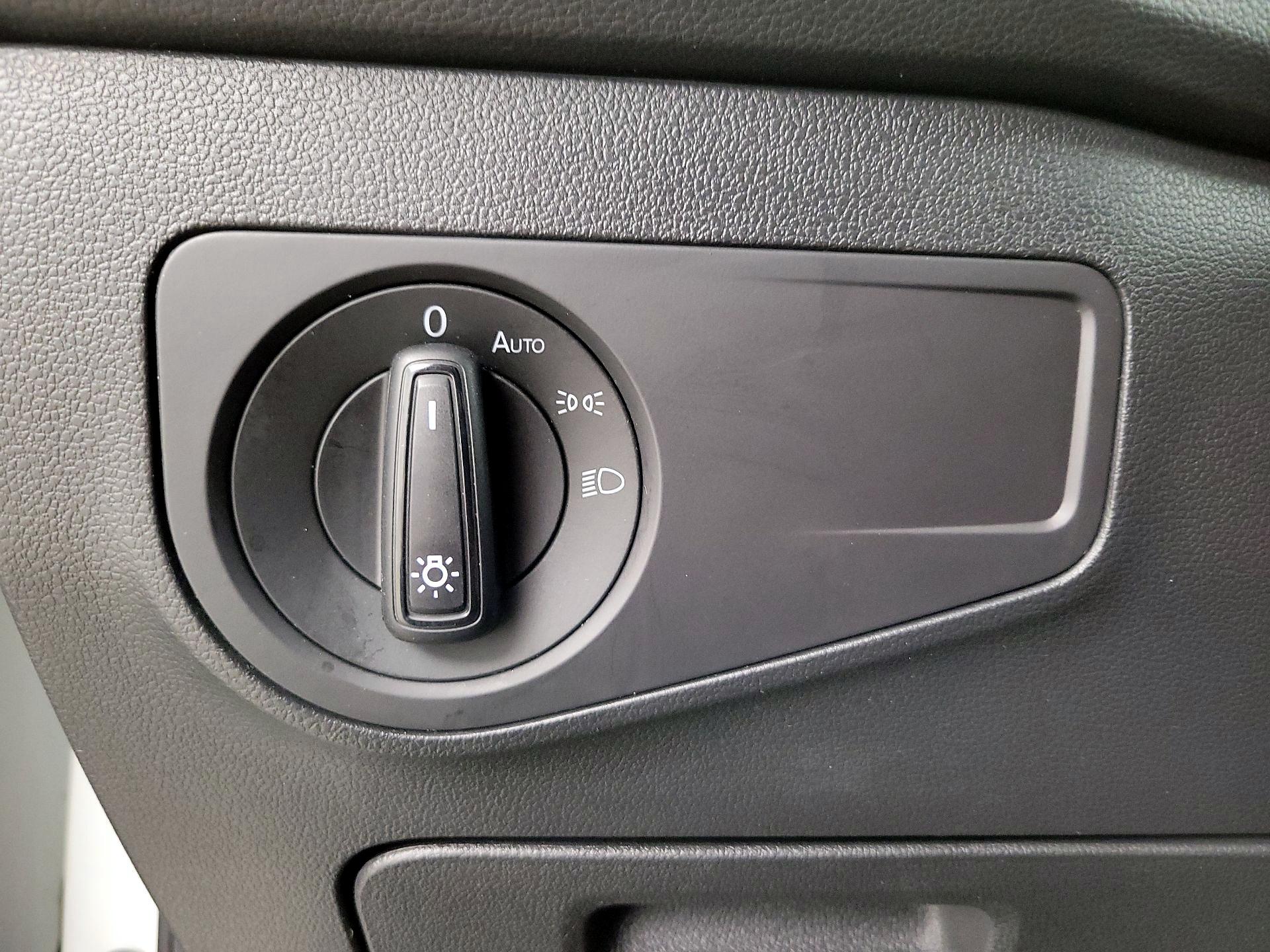 Thumbnail: 2021 Volkswagen Tiguan - 13