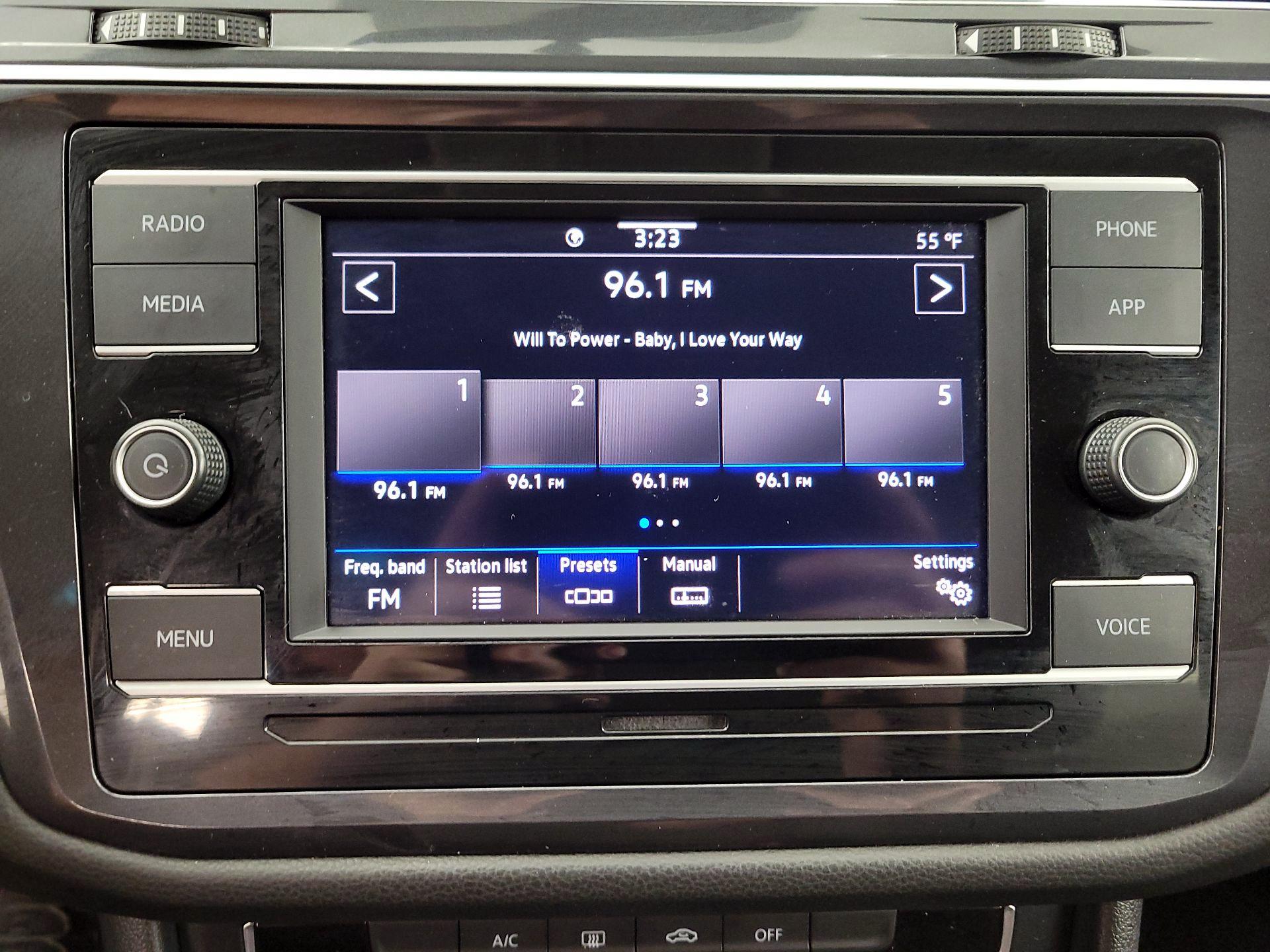 Thumbnail: 2021 Volkswagen Tiguan - 15