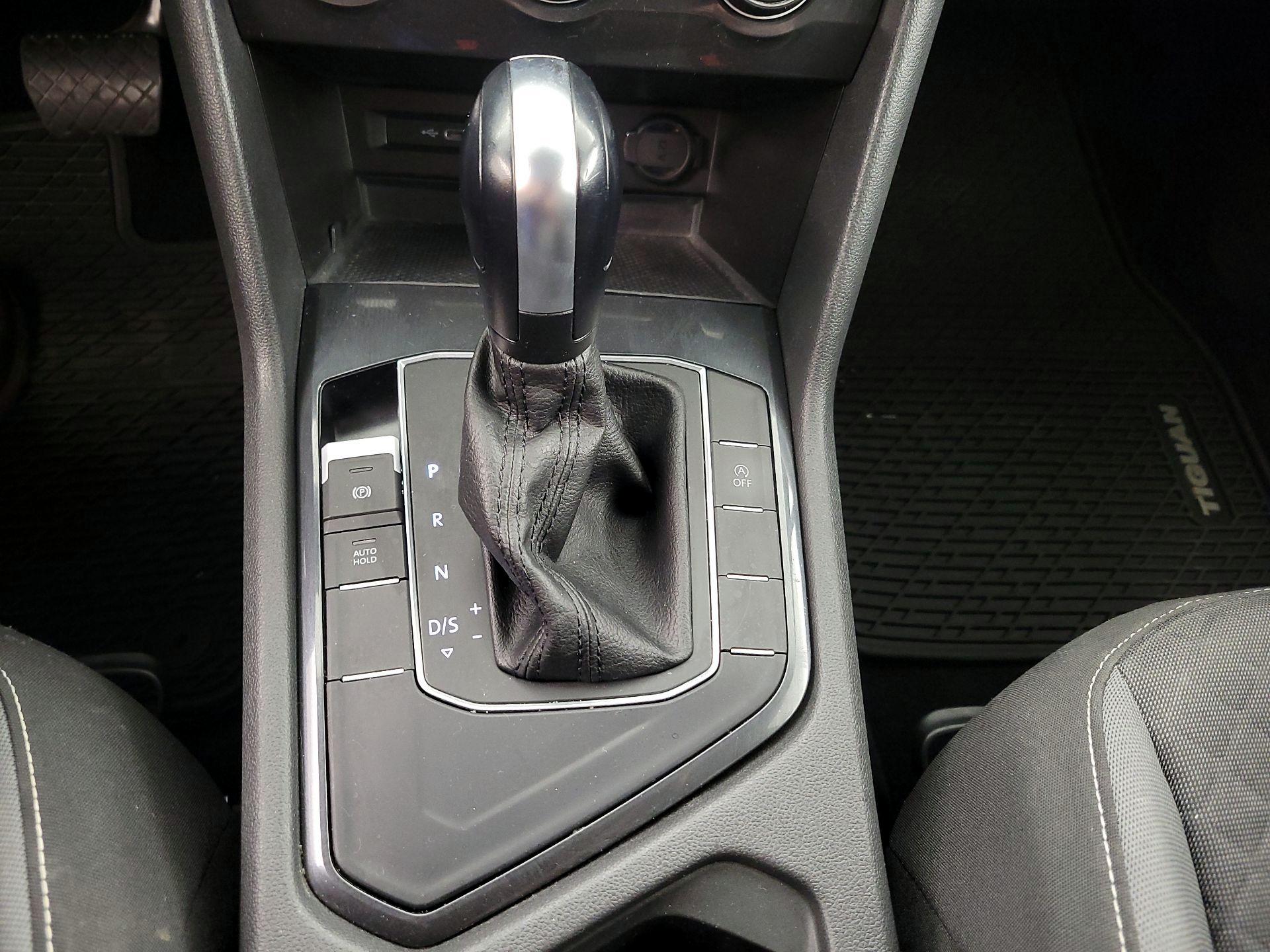 Thumbnail: 2021 Volkswagen Tiguan - 17