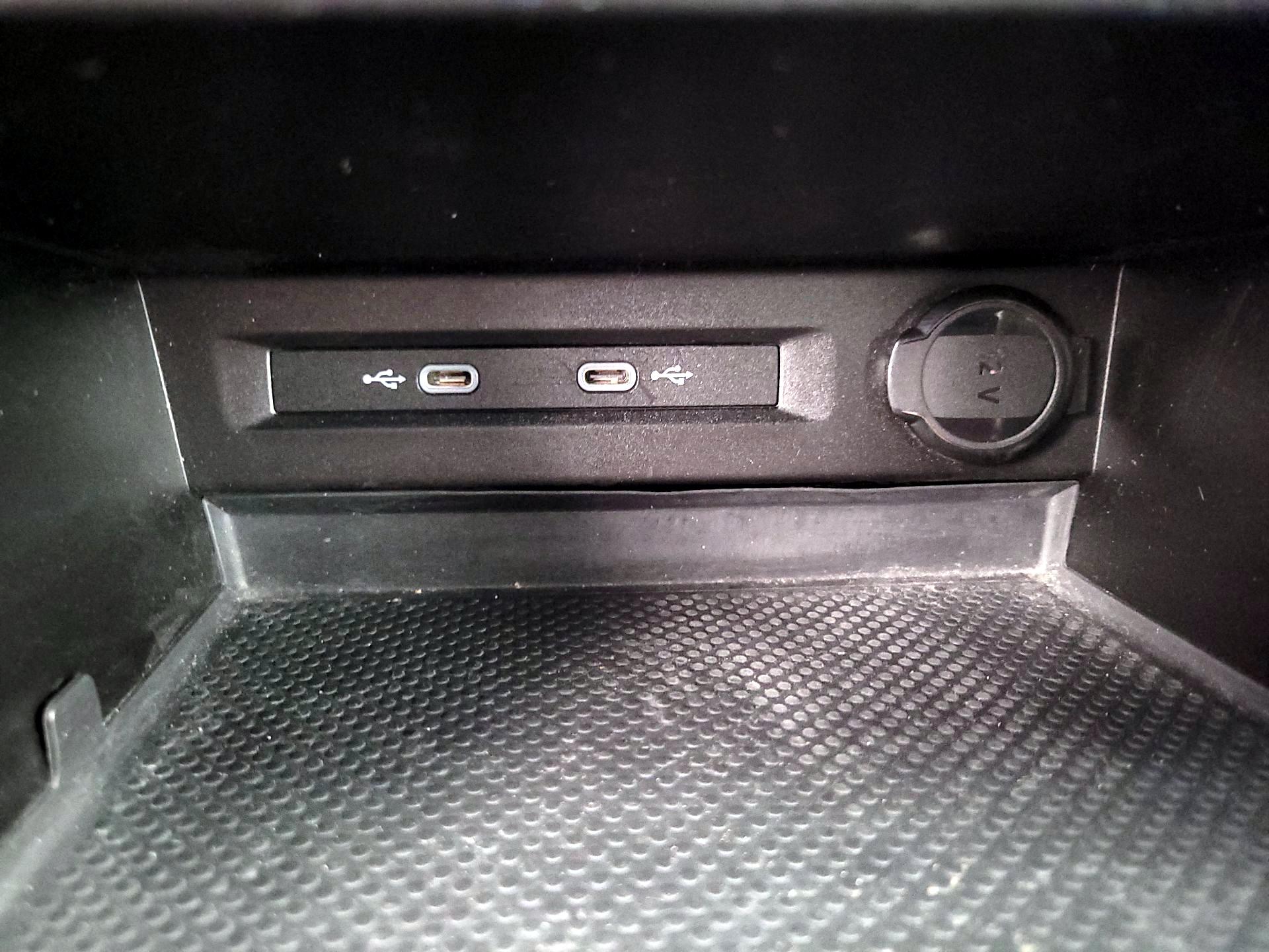 Thumbnail: 2021 Volkswagen Tiguan - 18