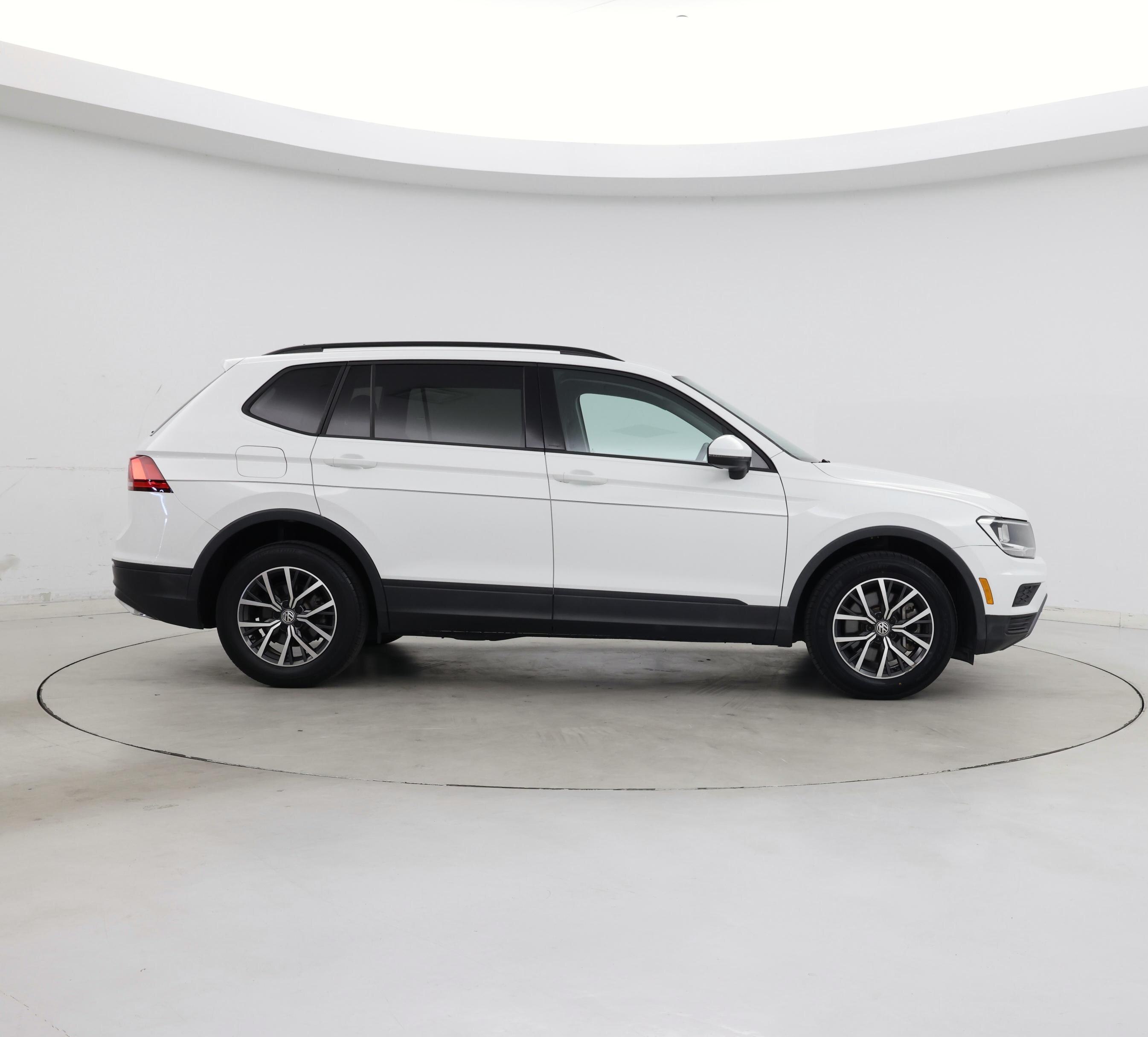 Thumbnail: 2021 Volkswagen Tiguan - 7