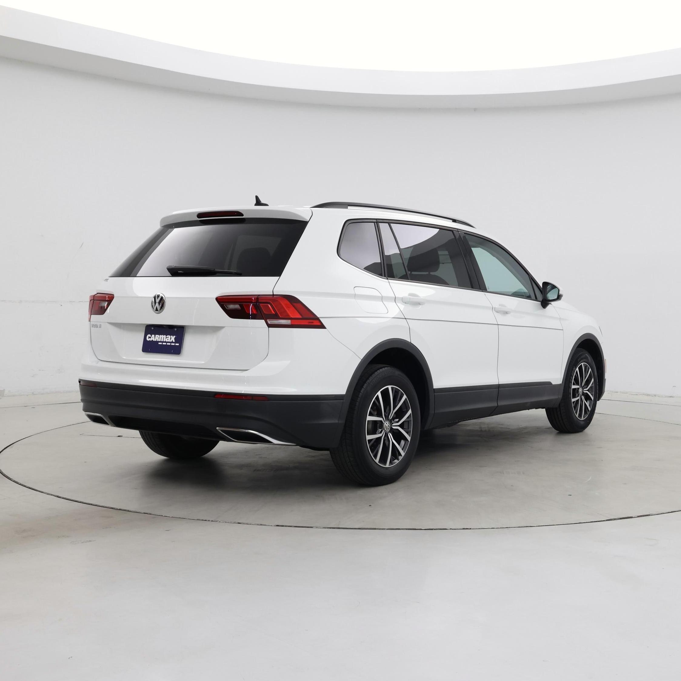 Thumbnail: 2021 Volkswagen Tiguan - 8