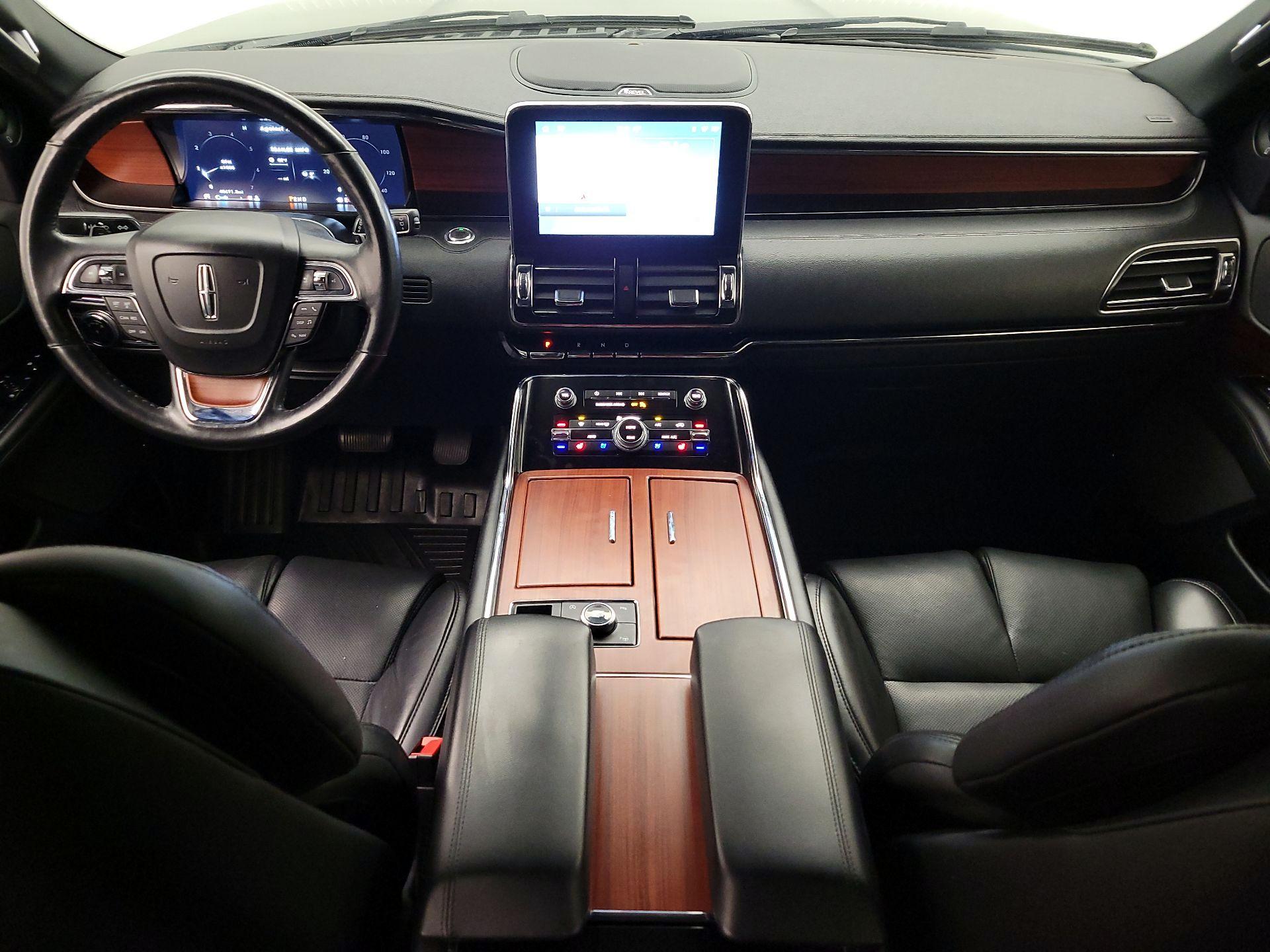 Thumbnail: 2021 Lincoln Navigator - 9