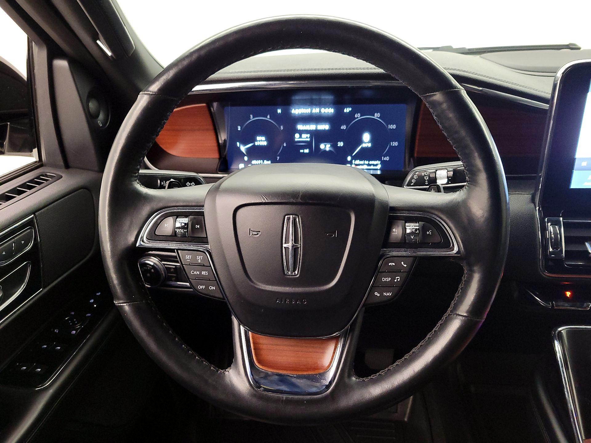 Thumbnail: 2021 Lincoln Navigator - 10