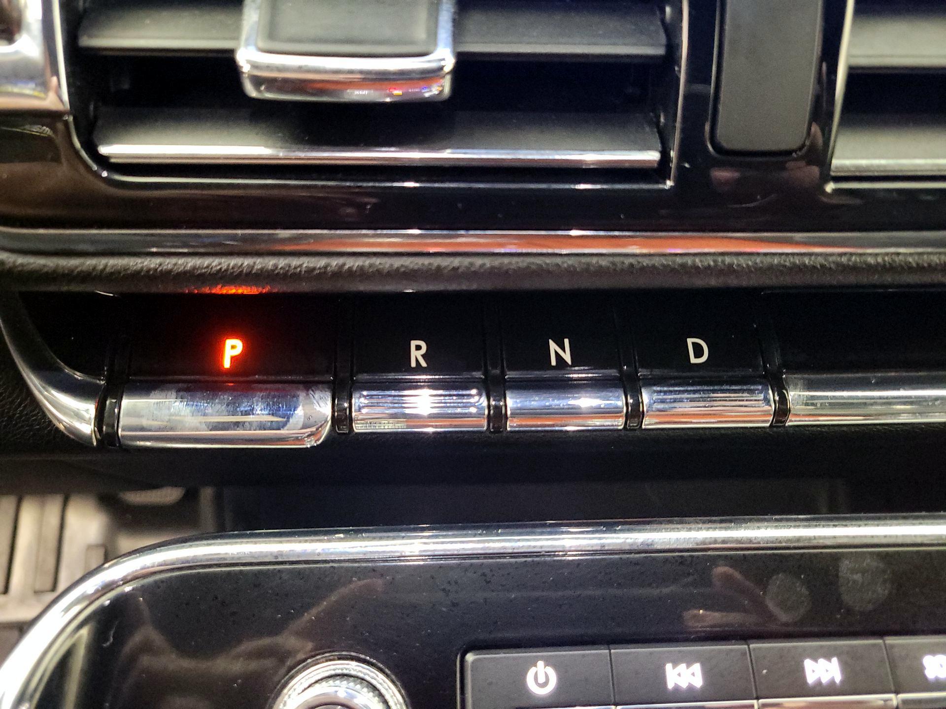 Thumbnail: 2021 Lincoln Navigator - 18