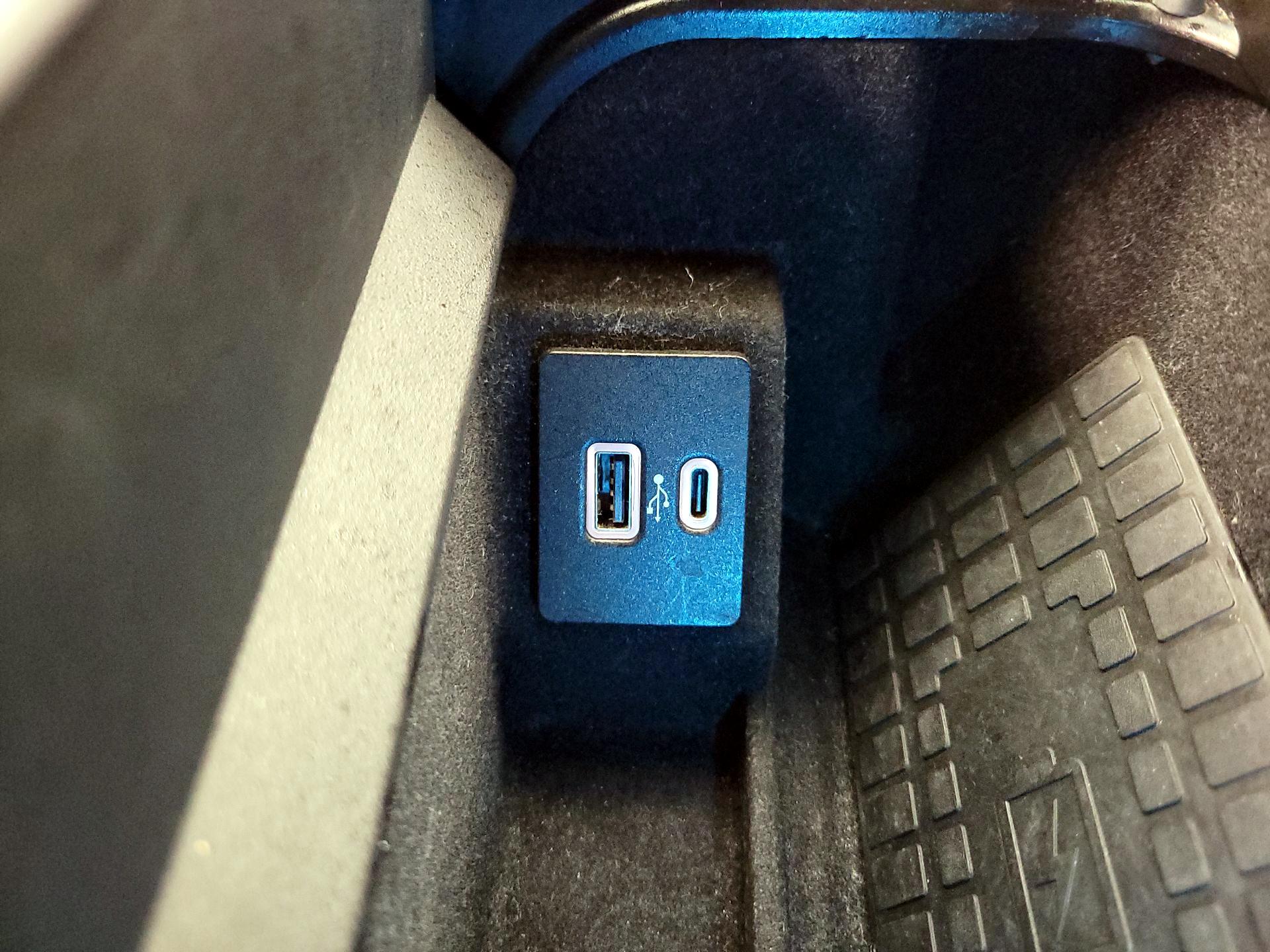 Thumbnail: 2021 Lincoln Navigator - 19