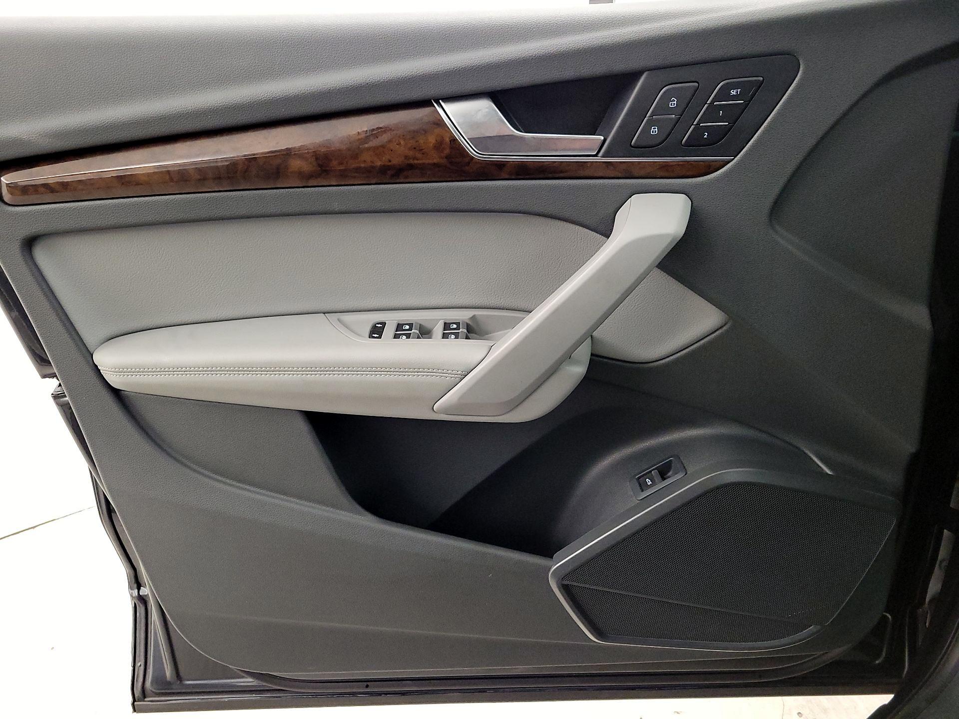 Thumbnail: 2020 Audi Q5 - 12