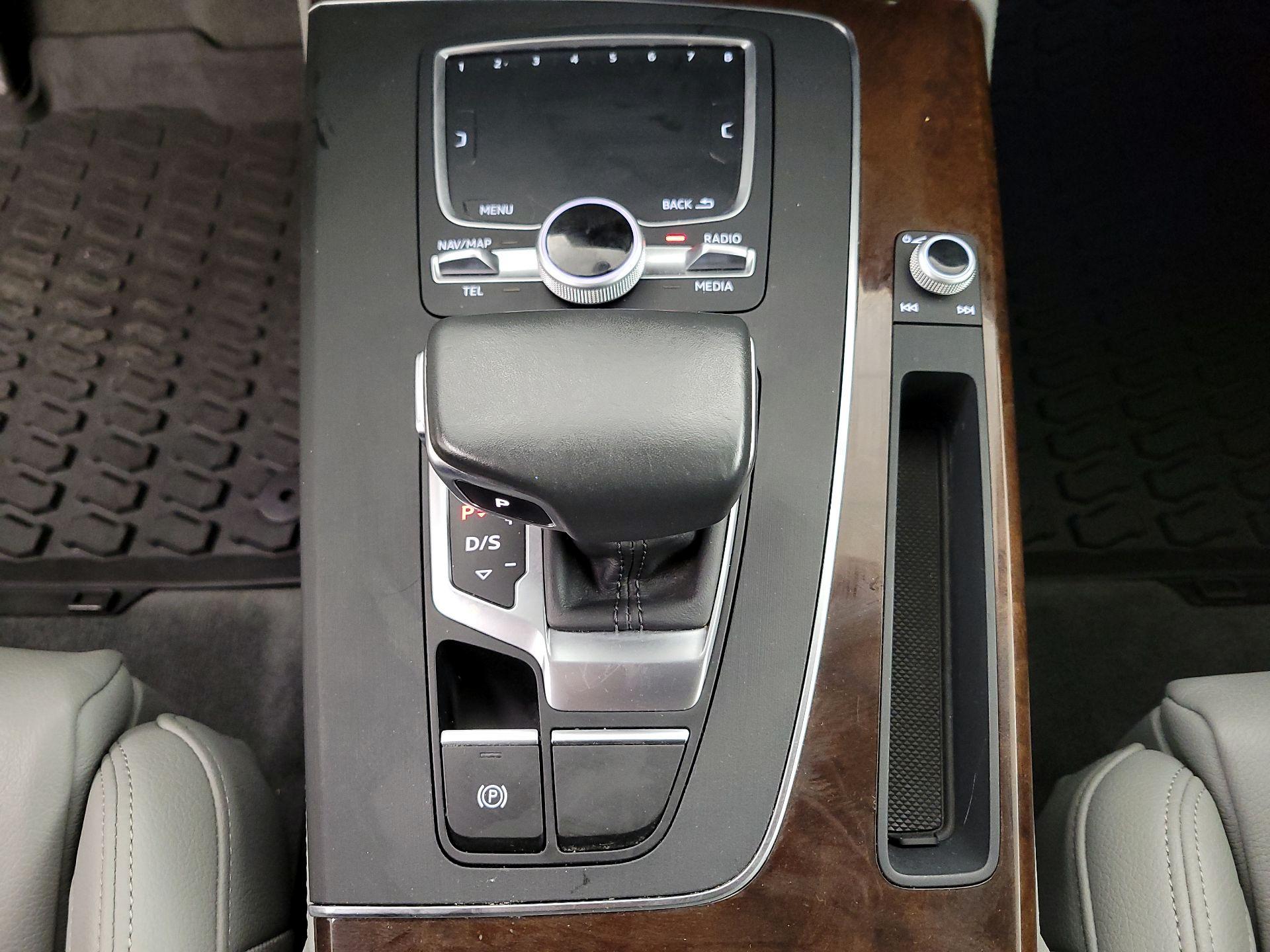 Thumbnail: 2020 Audi Q5 - 18