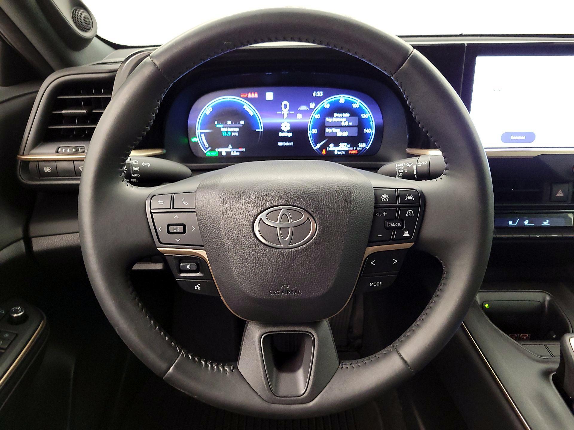 Thumbnail: 2023 Toyota Crown - 10