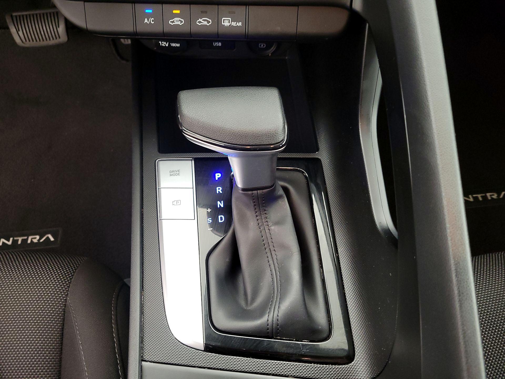 Thumbnail: 2023 Hyundai Elantra - 17