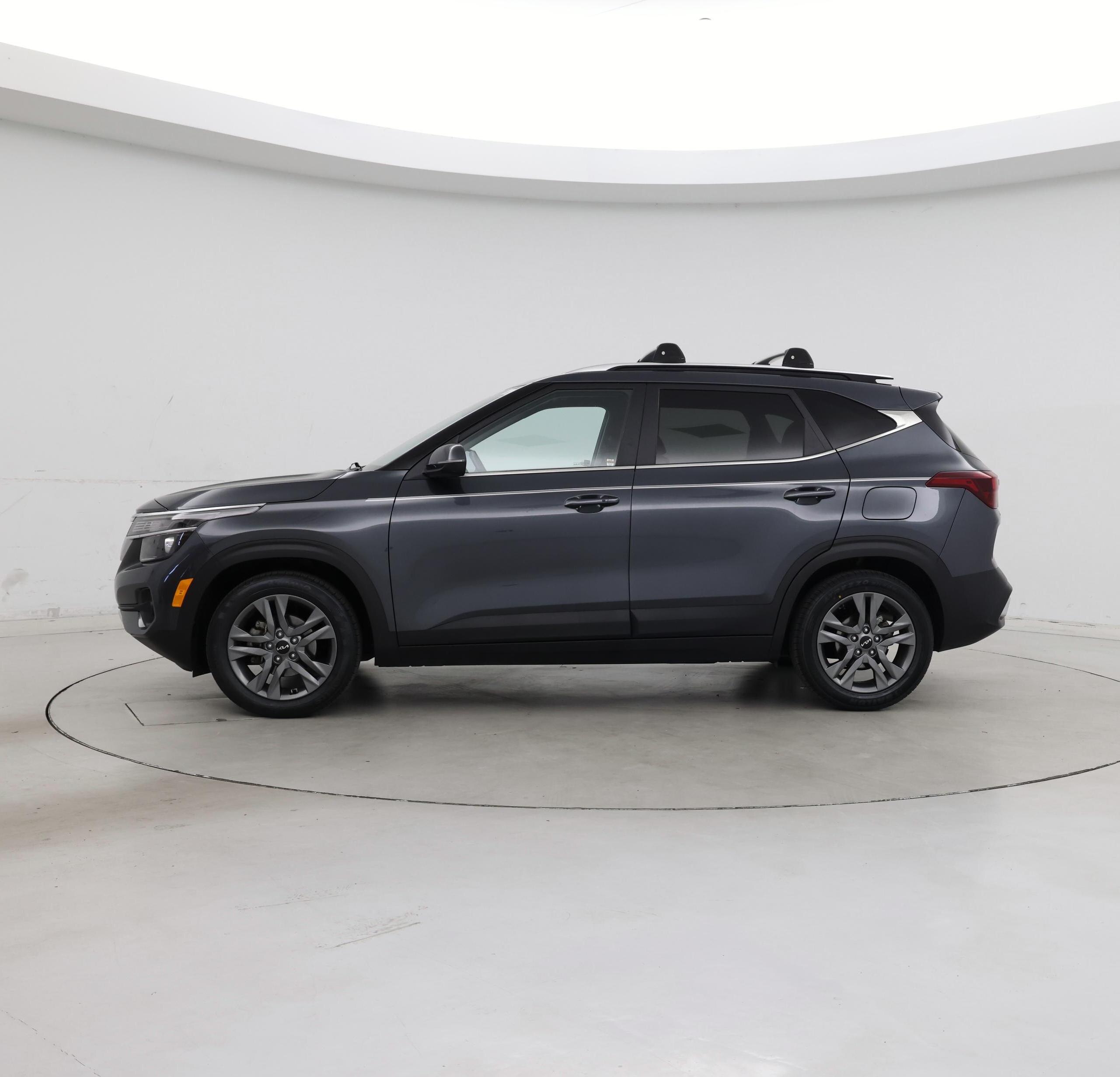 Thumbnail: 2023 Kia Seltos - 3