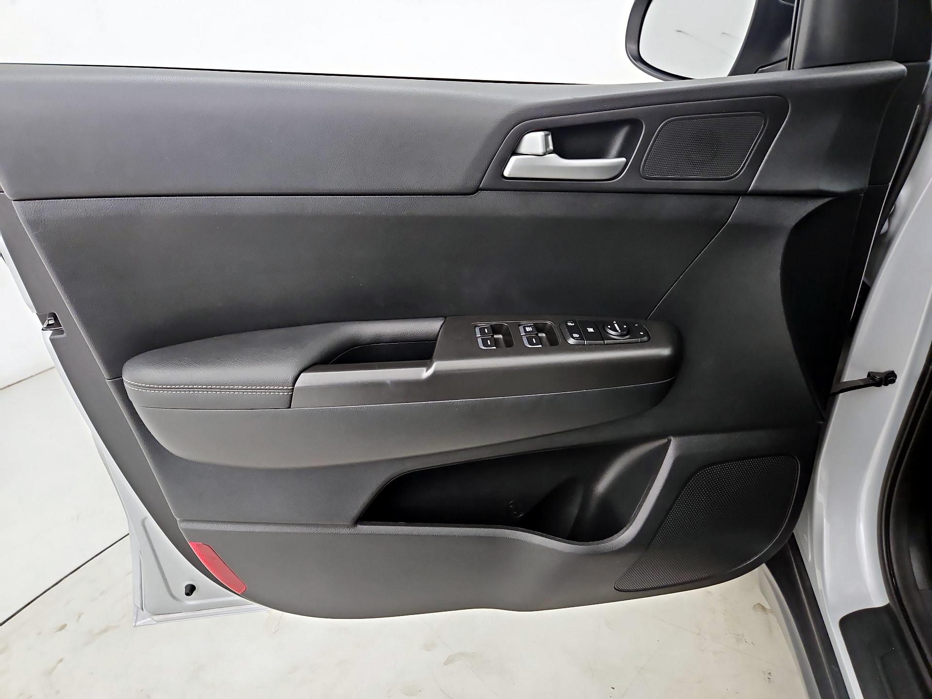 Thumbnail: 2019 Kia Sportage - 12