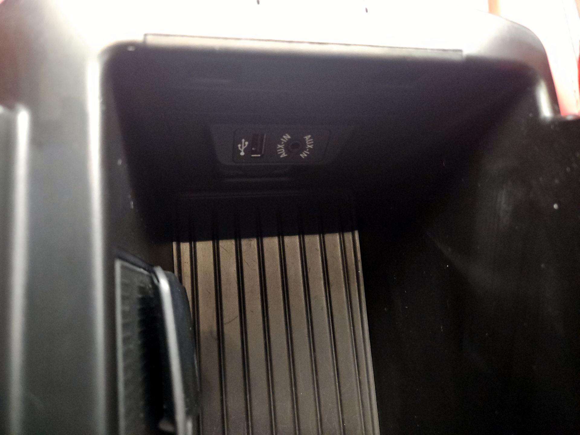 Thumbnail: 2018 BMW X6 - 18