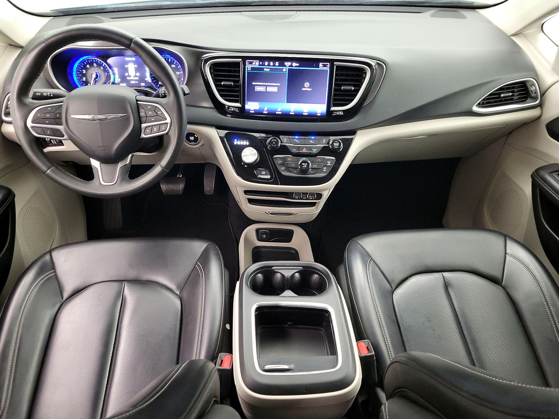 Thumbnail: 2023 Chrysler Pacifica - 9