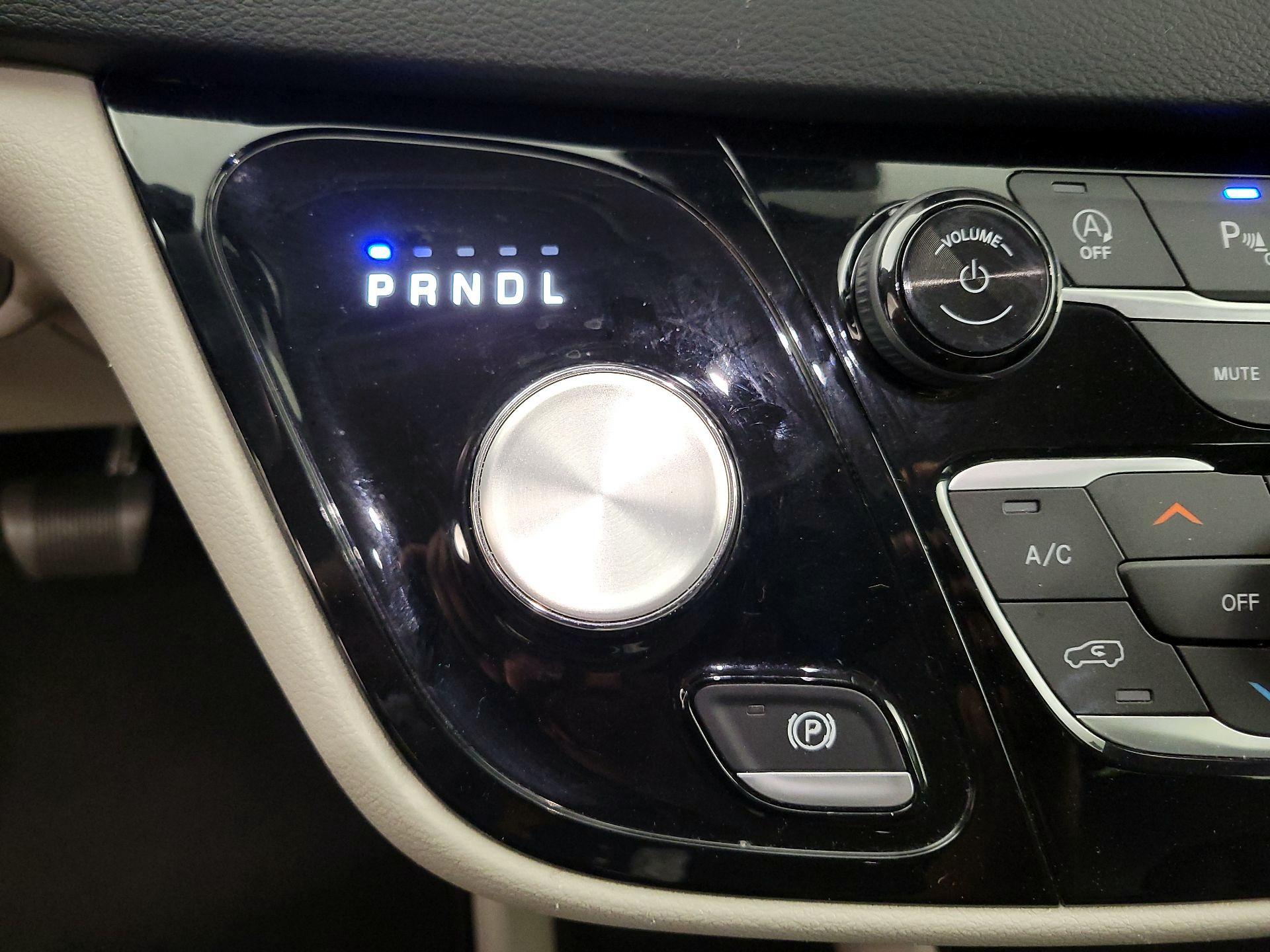 Thumbnail: 2023 Chrysler Pacifica - 17