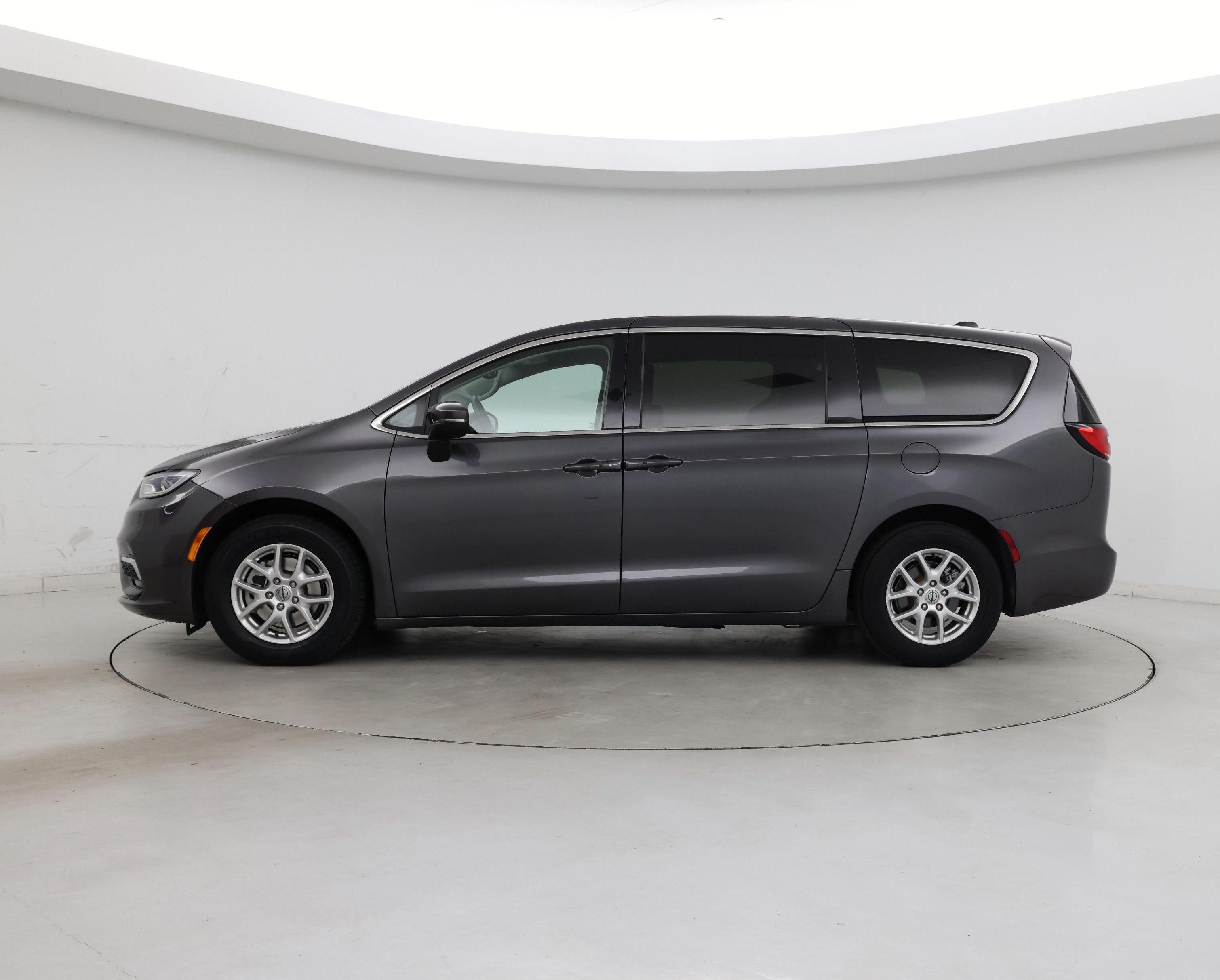 Thumbnail: 2023 Chrysler Pacifica - 3