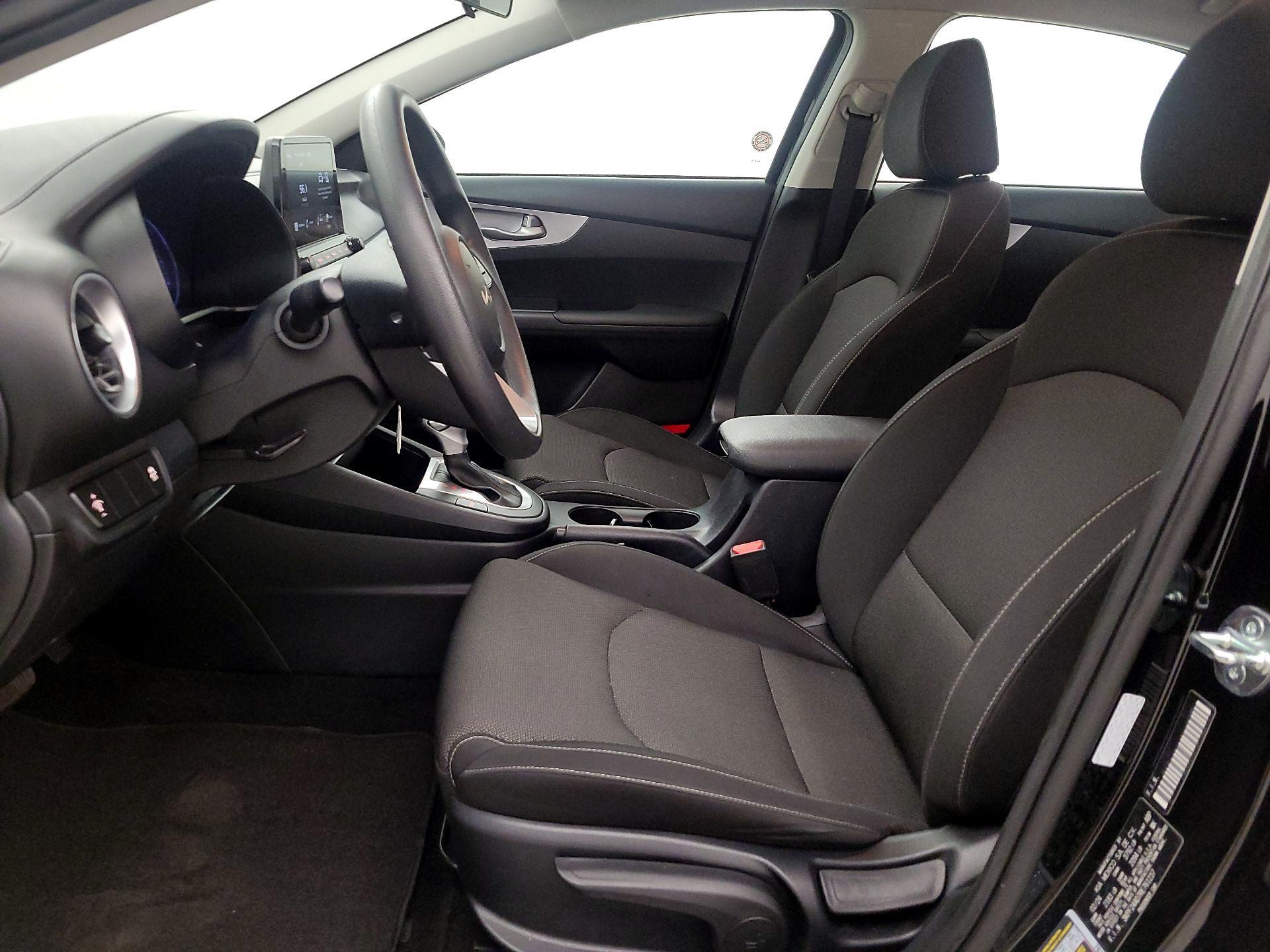 Thumbnail: 2024 Kia Forte - 11