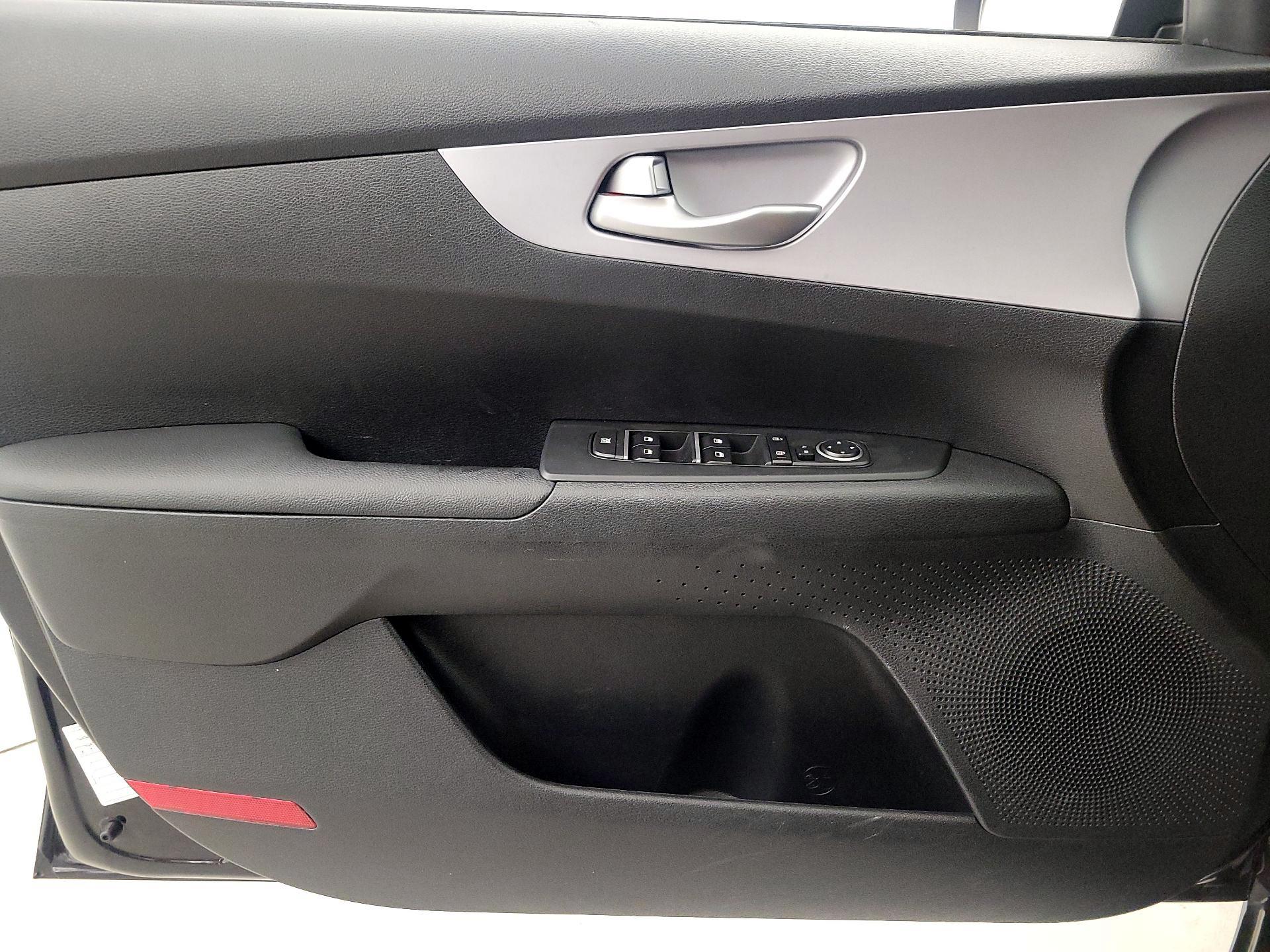 Thumbnail: 2024 Kia Forte - 12