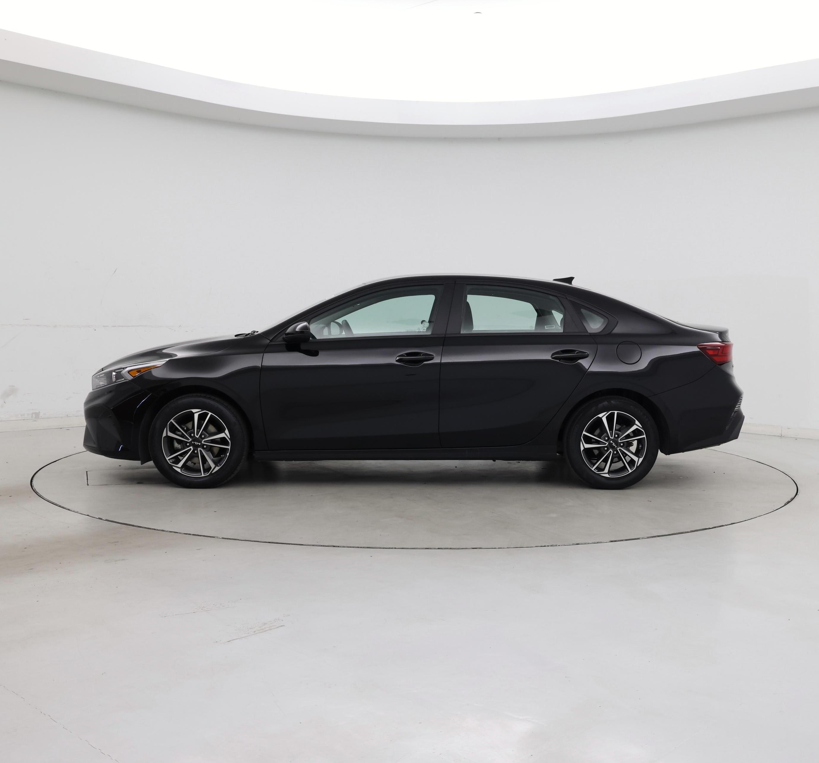 Thumbnail: 2024 Kia Forte - 3