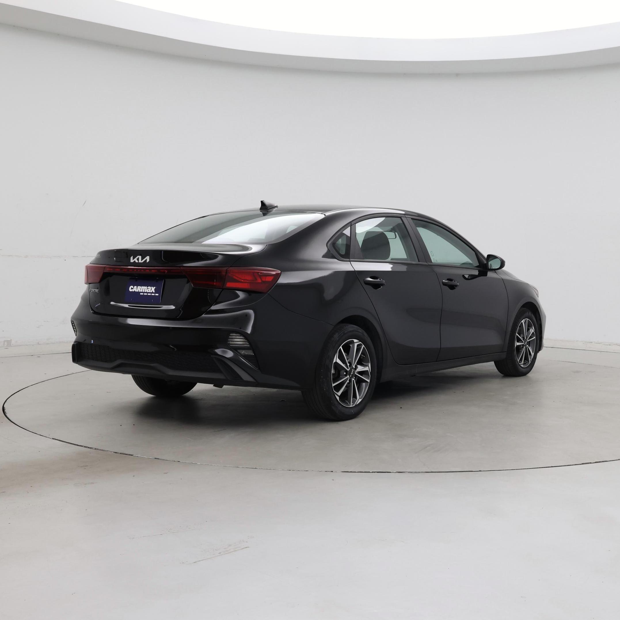 Thumbnail: 2024 Kia Forte - 8