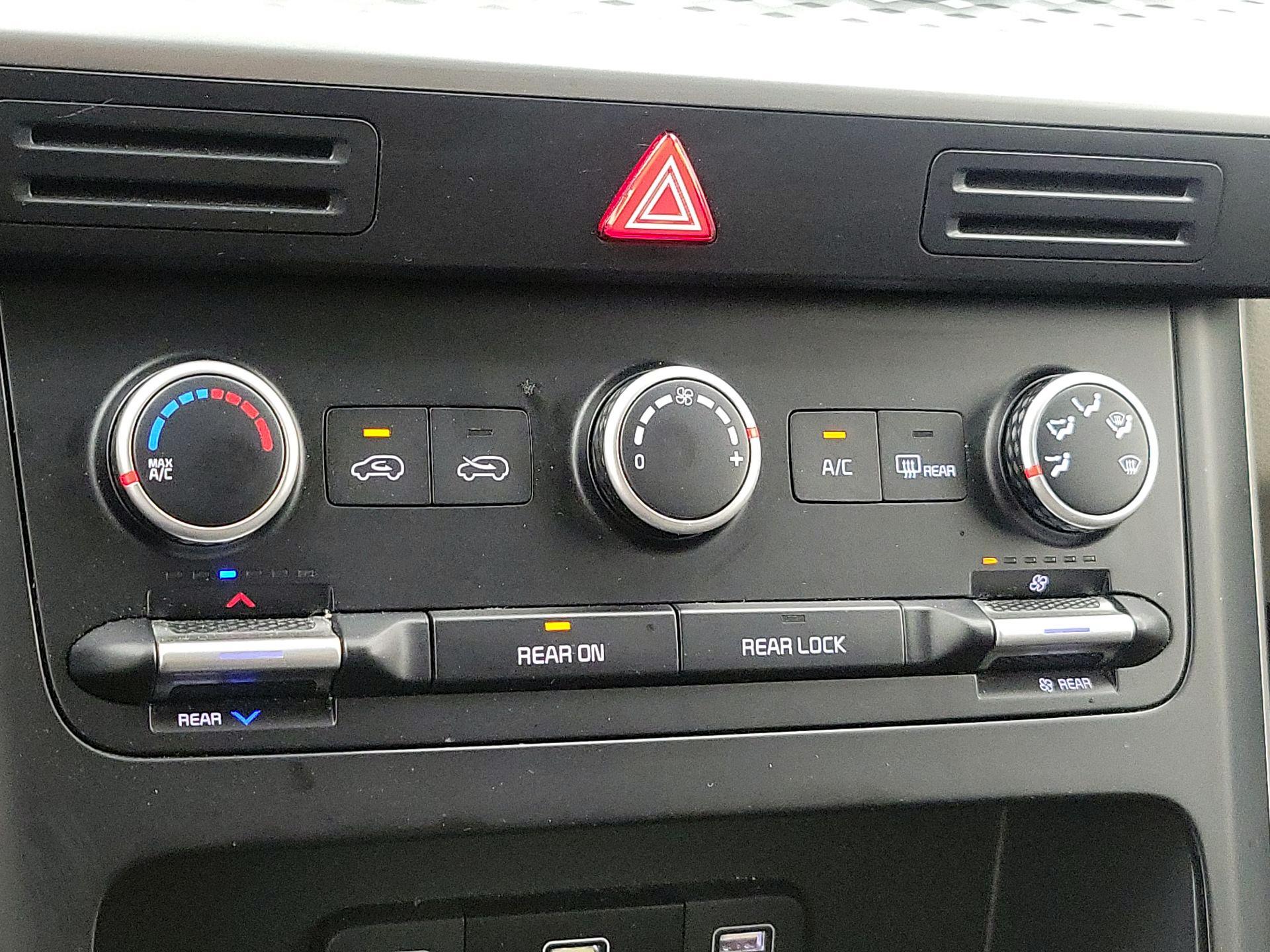 Thumbnail: 2024 Kia Carnival - 16