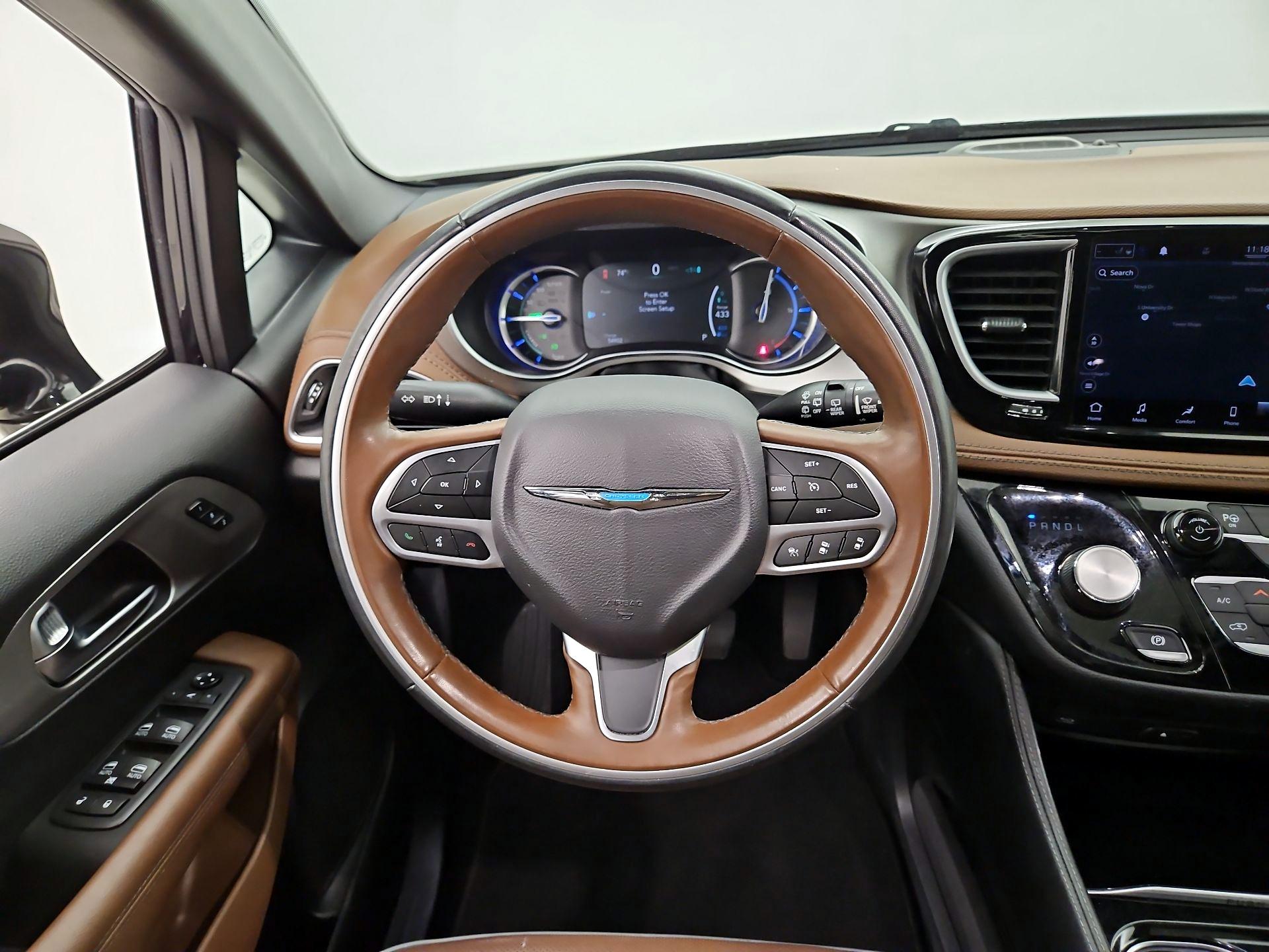 Thumbnail: 2021 Chrysler Pacifica - 10