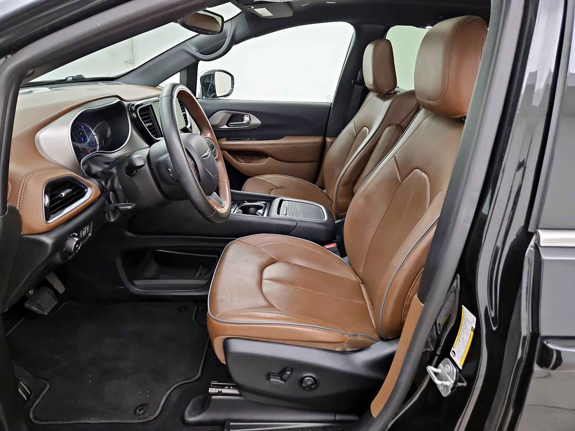 Thumbnail: 2021 Chrysler Pacifica - 11