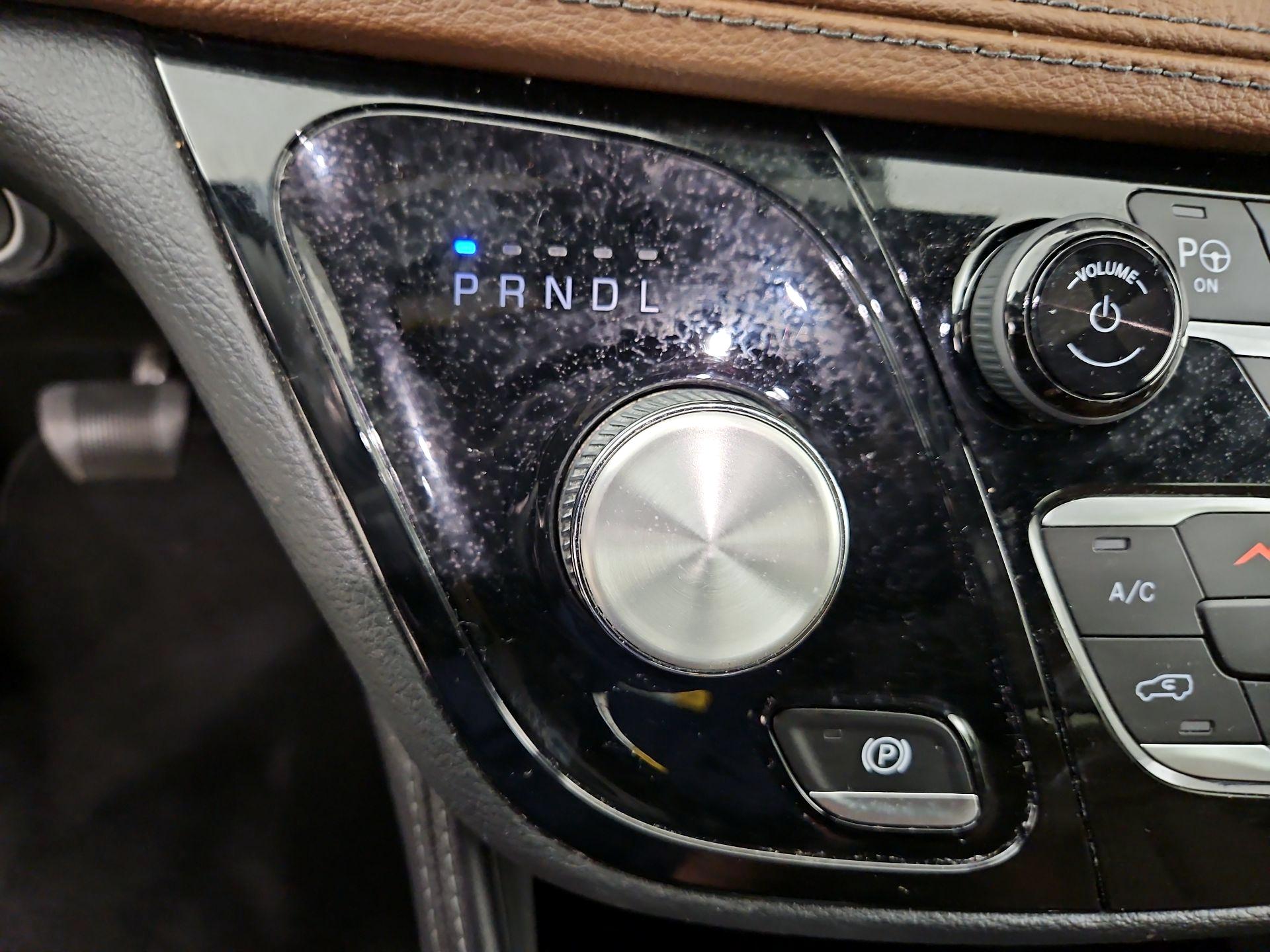 Thumbnail: 2021 Chrysler Pacifica - 18