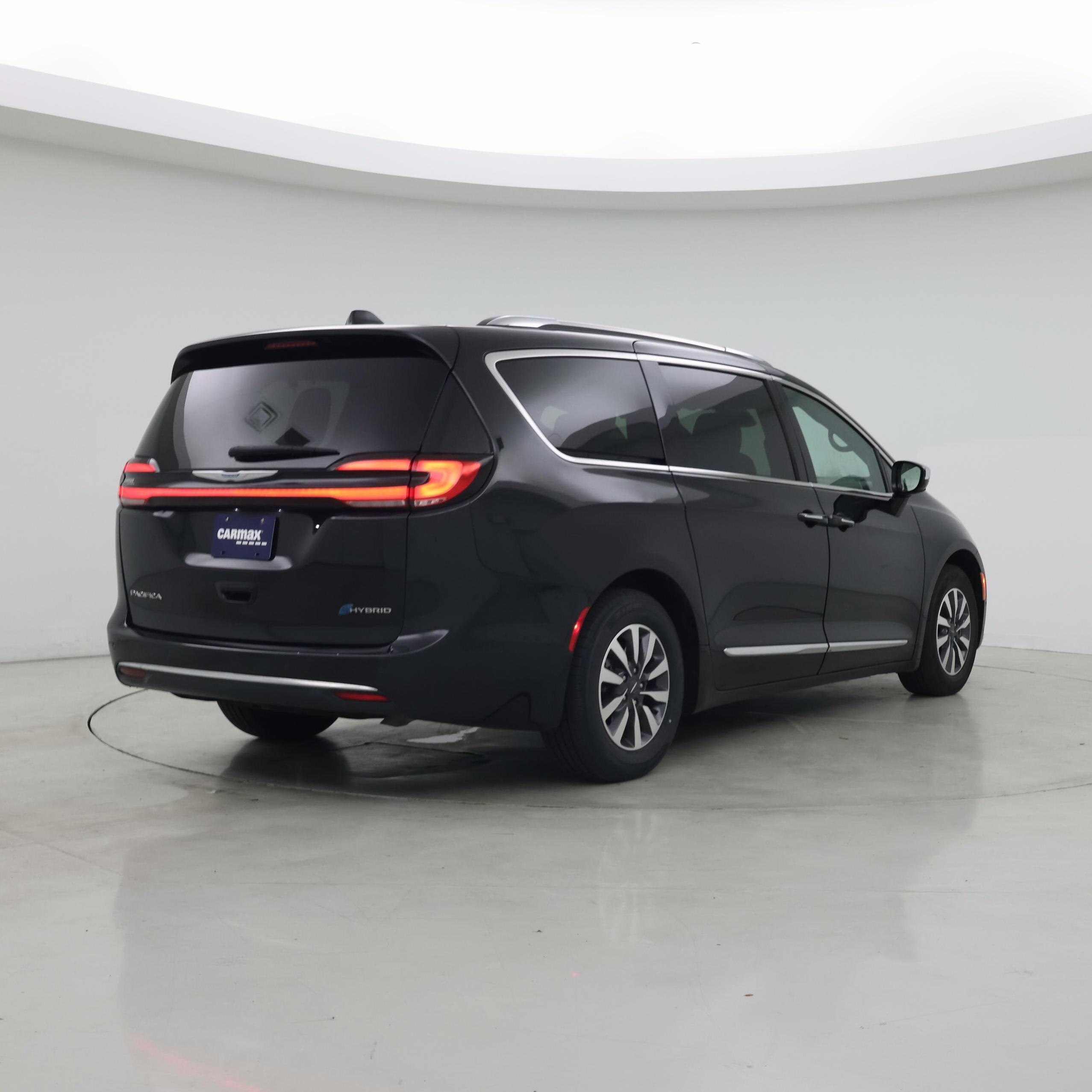 Thumbnail: 2021 Chrysler Pacifica - 8