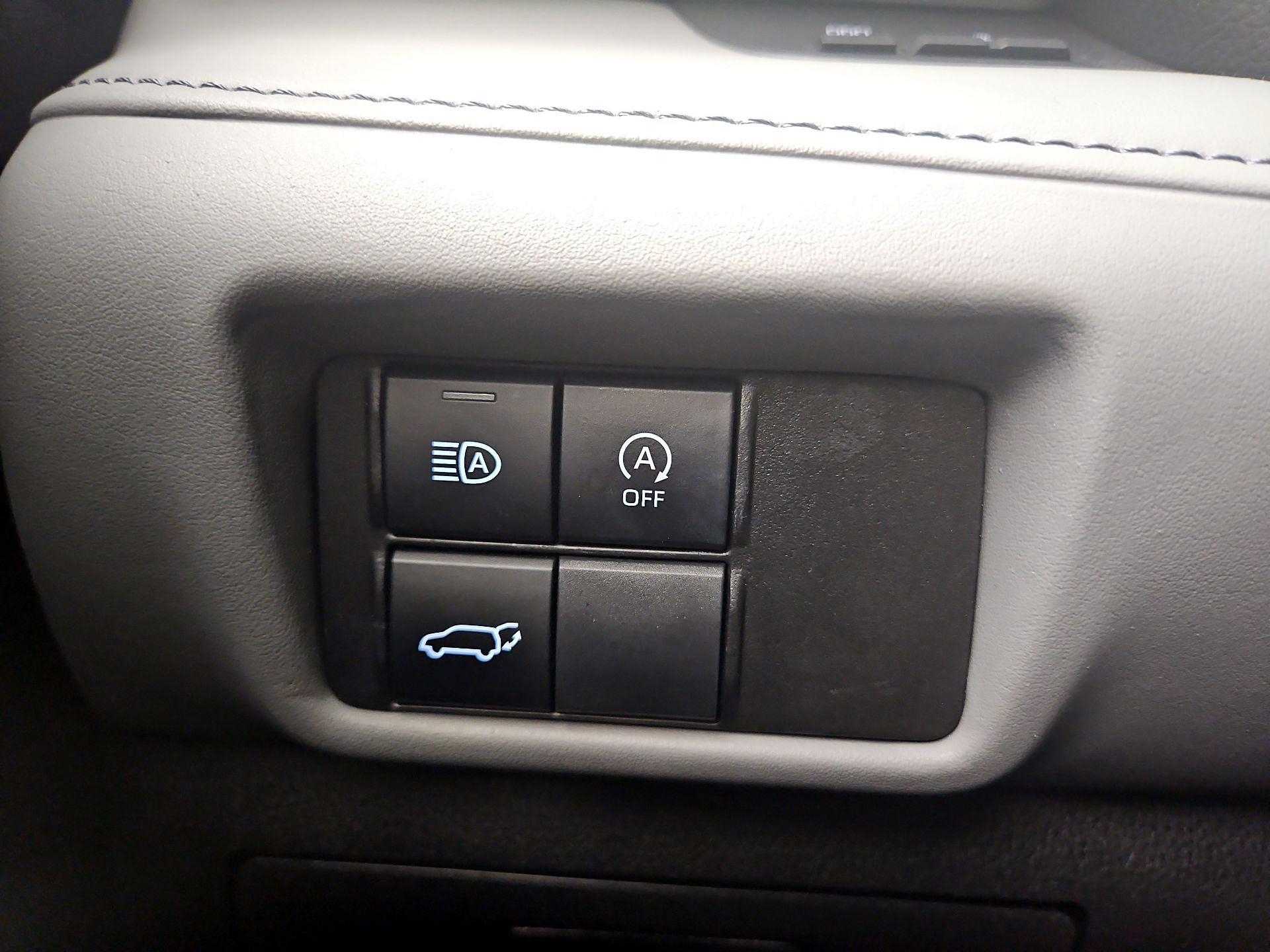 Thumbnail: 2023 Toyota Highlander - 13