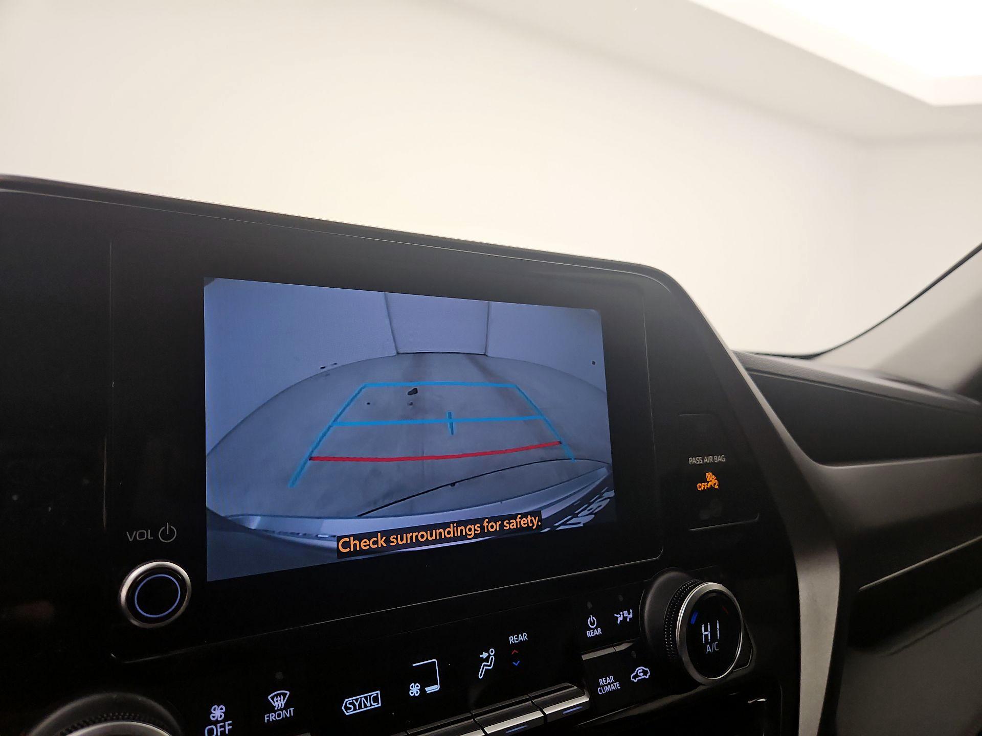 Thumbnail: 2023 Toyota Highlander - 14