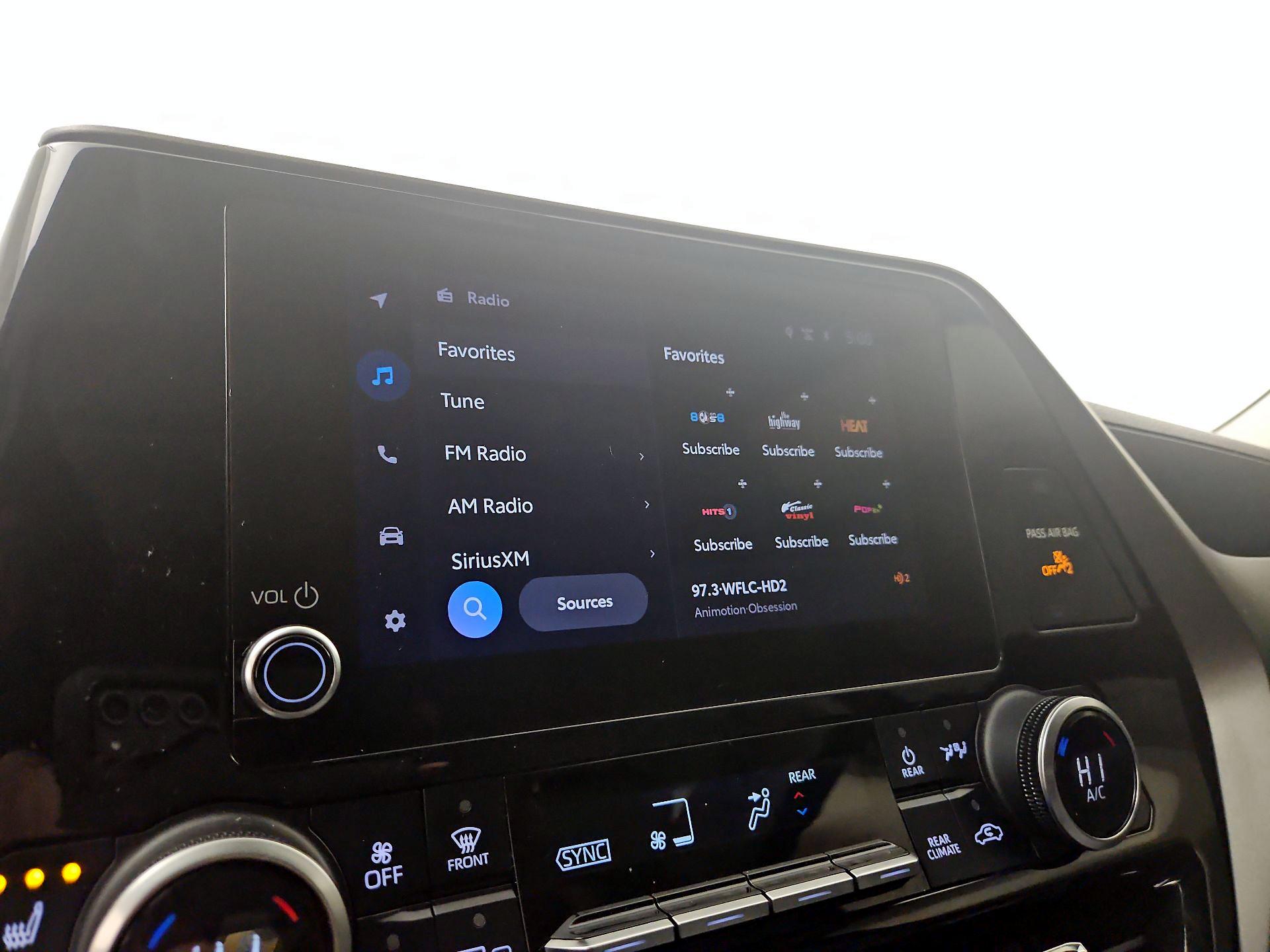 Thumbnail: 2023 Toyota Highlander - 15