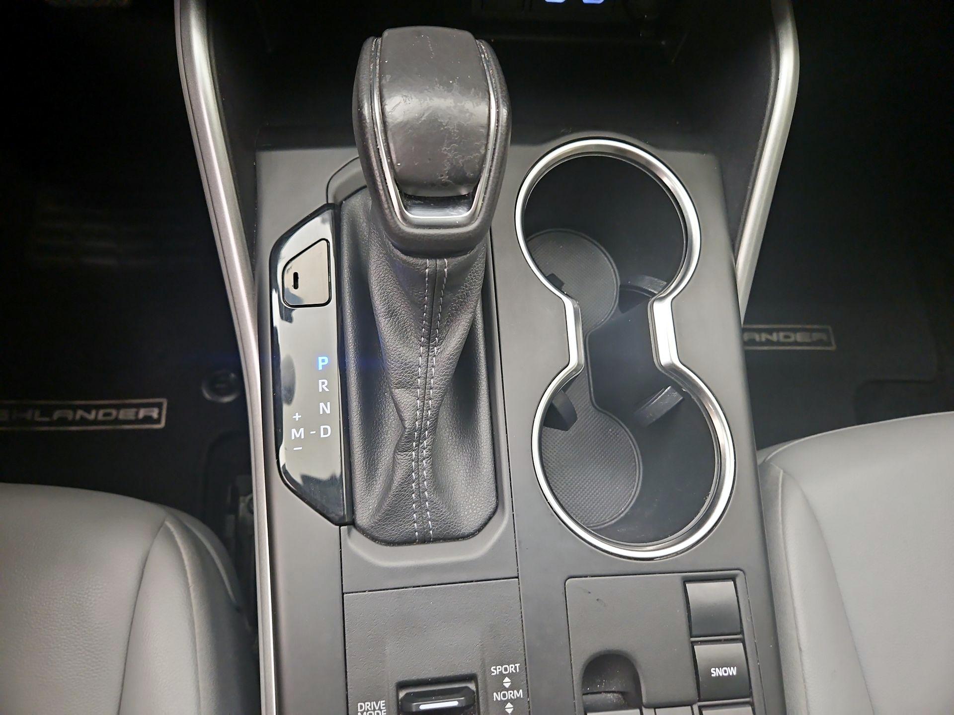 Thumbnail: 2023 Toyota Highlander - 17