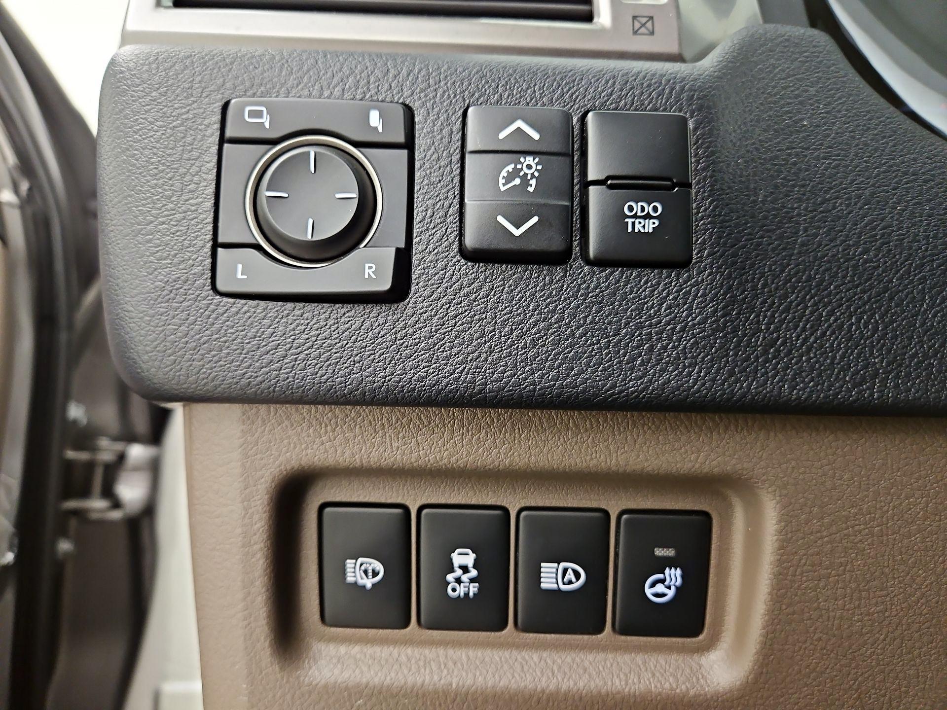 Thumbnail: 2023 Lexus GX - 13