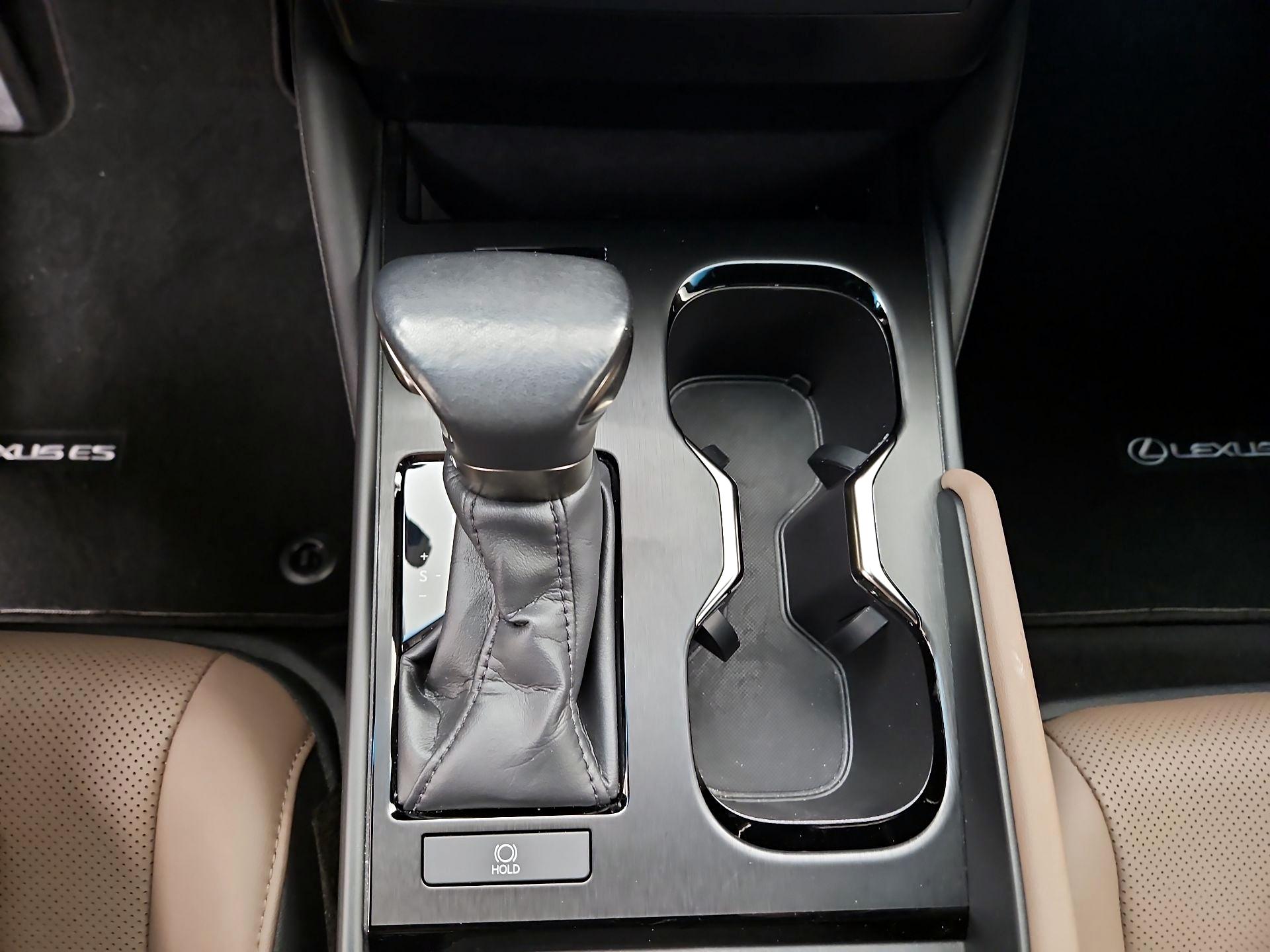 Thumbnail: 2023 Lexus ES - 17