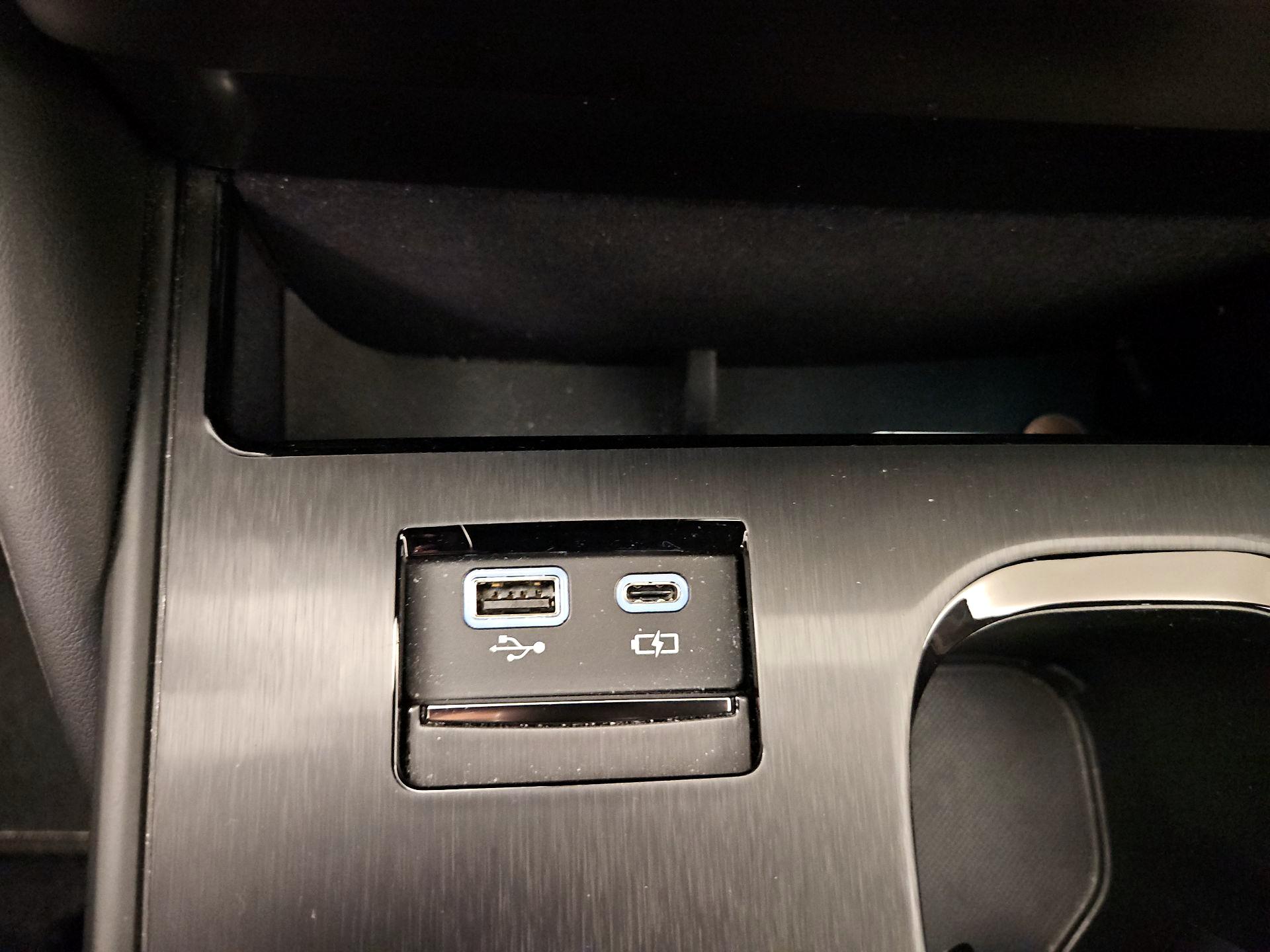 Thumbnail: 2023 Lexus ES - 18