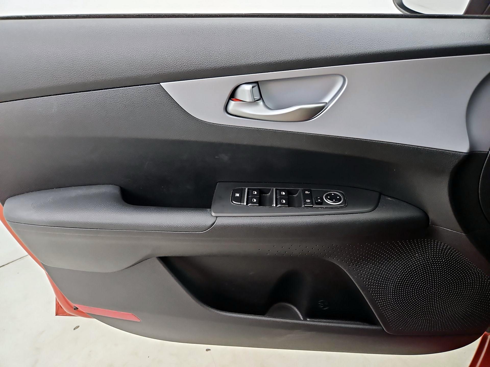 Thumbnail: 2023 Kia Forte - 12