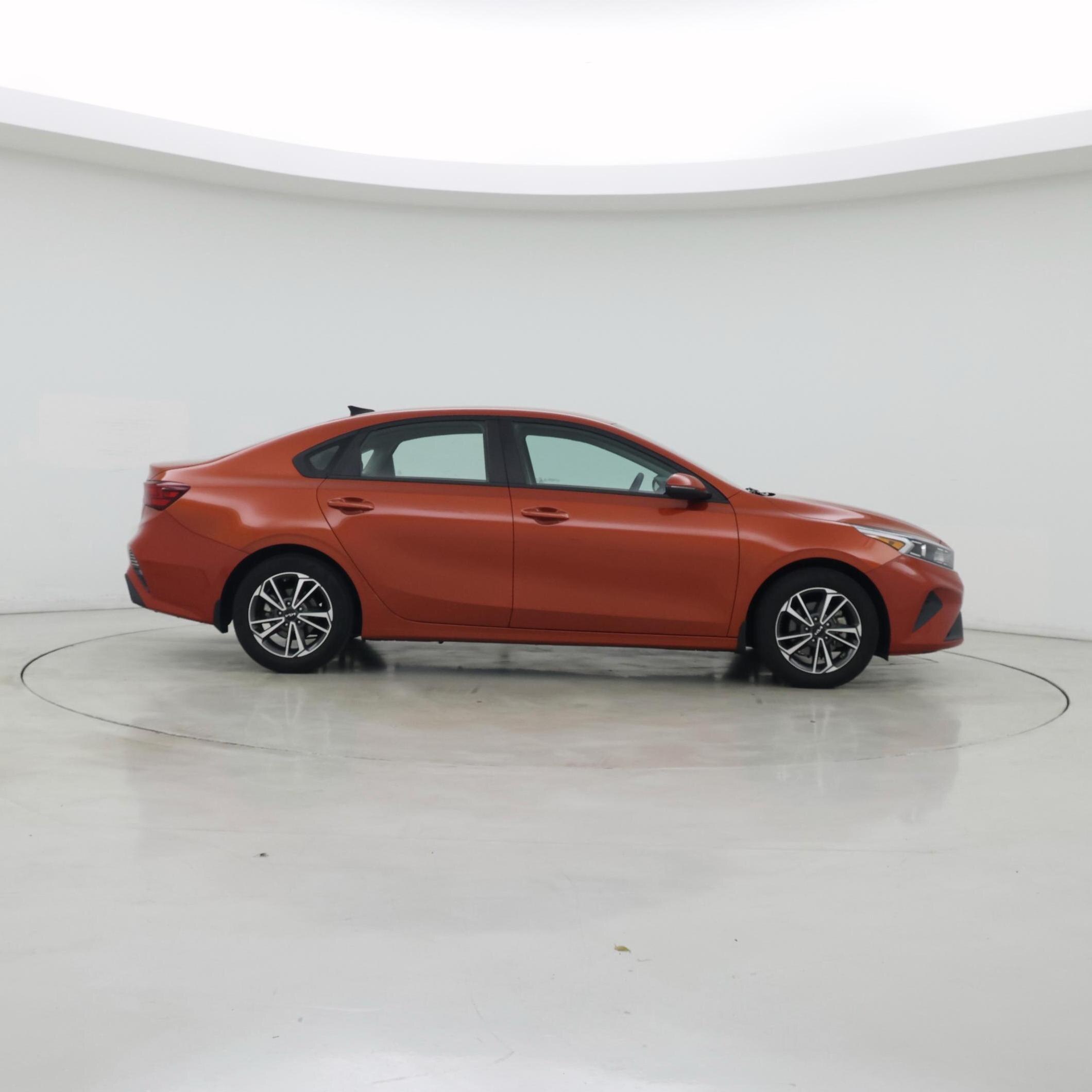 Thumbnail: 2023 Kia Forte - 7