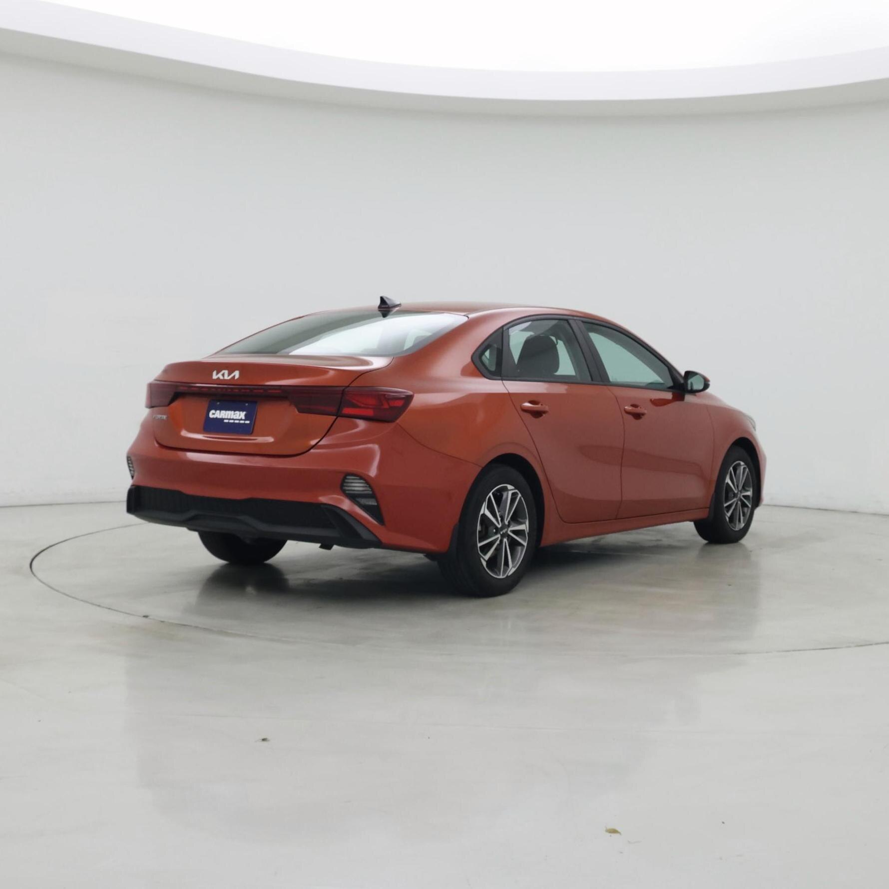 Thumbnail: 2023 Kia Forte - 8