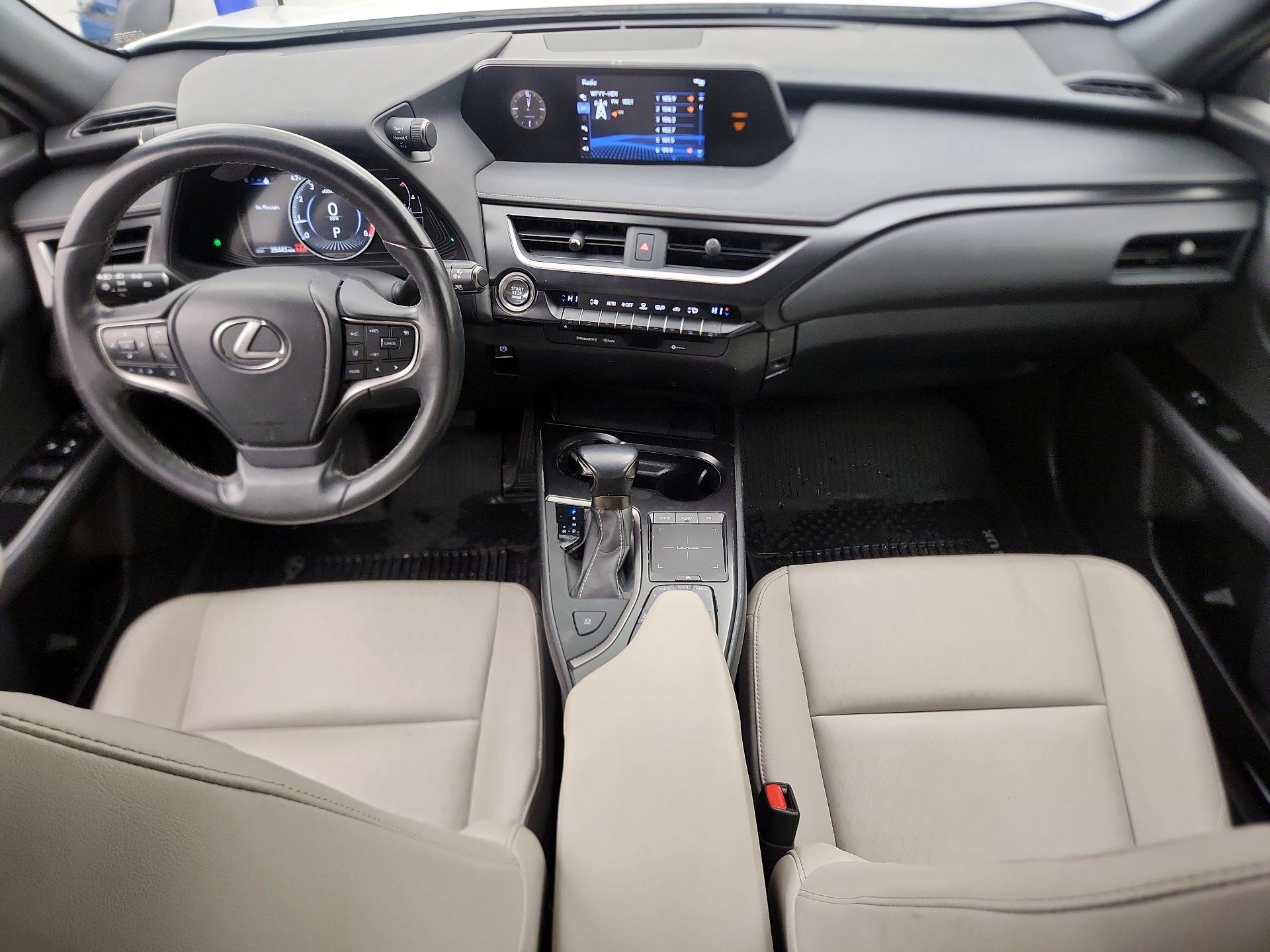 Thumbnail: 2022 Lexus UX - 9