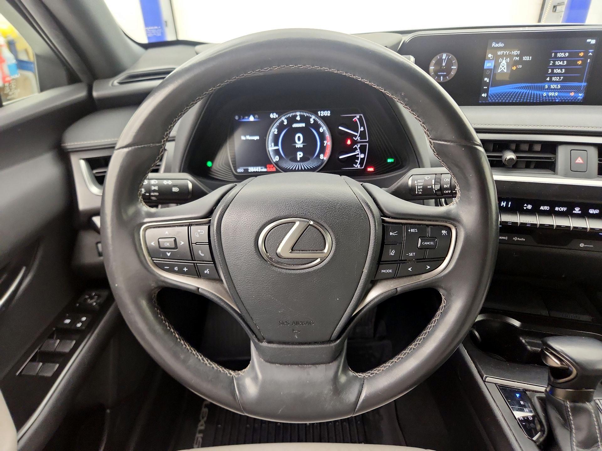 Thumbnail: 2022 Lexus UX - 10