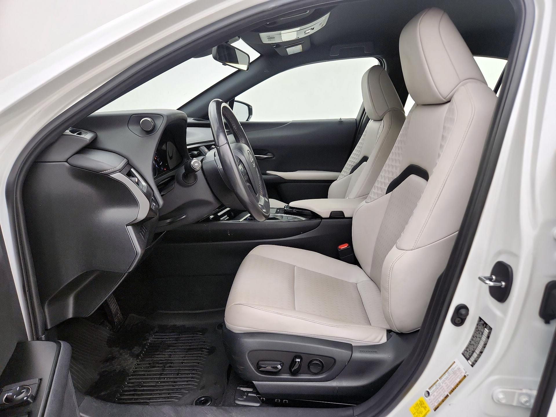 Thumbnail: 2022 Lexus UX - 11